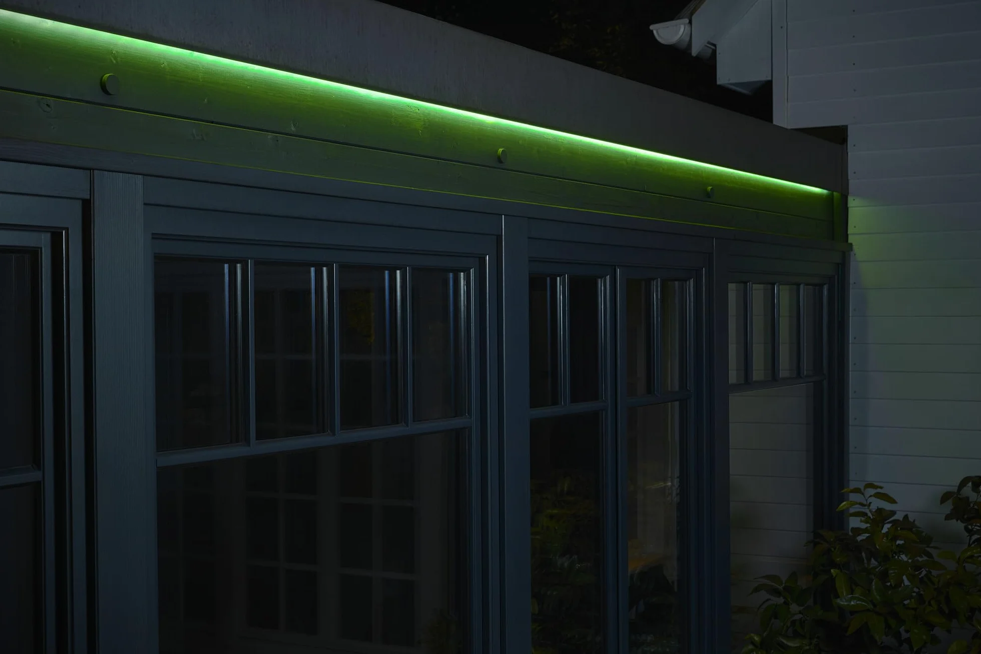 OSRAM Elastyczne paski LED SMART+ Zigbee do użytku zewnętrznego z RGBW, ściemnialne, w przezroczystym silikonie, ochrona IP65, na taras i balkon