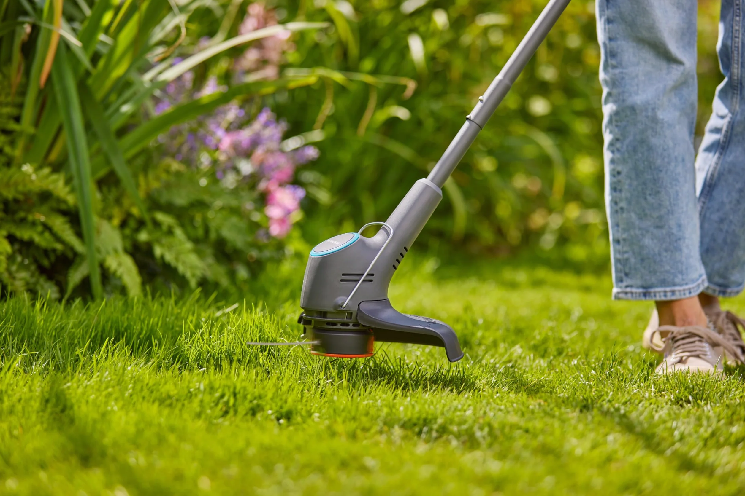Gardena EasyTrim 25/18 V Solo akumulatorowa podkaszarka do trawy, funkcja 2 w 1, lekka i ergonomiczna, idealna do precyzyjnych krawędzi (14704-55)