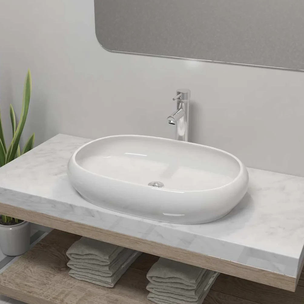 Ceramiczna umywalka owalna biała z zestawem baterii mieszającej | Wykończenie na wysoki połysk, otwór odpływowy 4,5 cm, konstrukcja z mosiądzu, chromowana powierzchnia, akcesoria montażowe