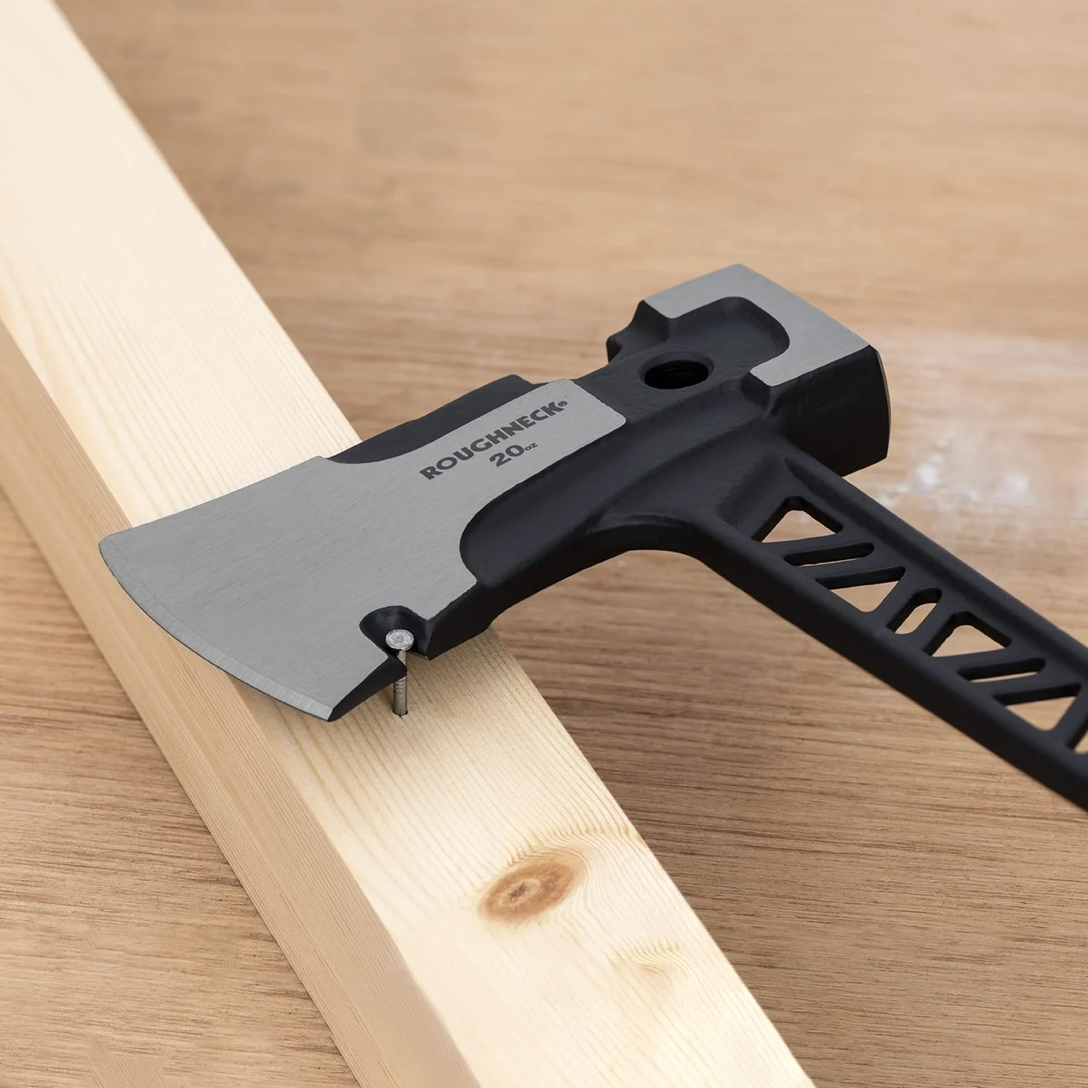 Roughneck ROU11070 Gorilla V-Series Axe 0,6 kg/1¼lbs, czarno-żółty