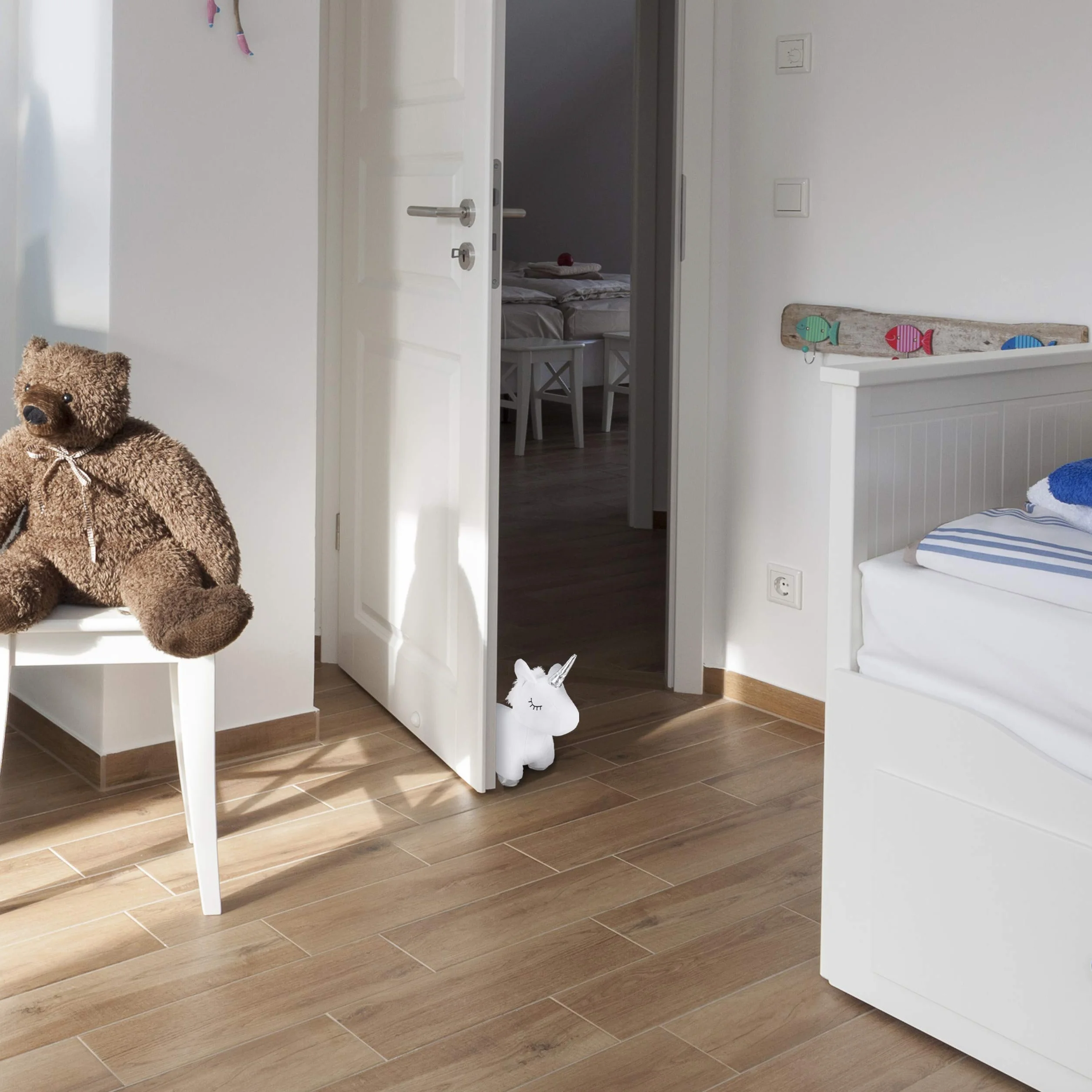 Relaxdays stoper do drzwi jednorożec, wypełnienie piaskiem, miękka blokada drzwiowa, prawie 1 kg, wysoki na 25 cm, biel