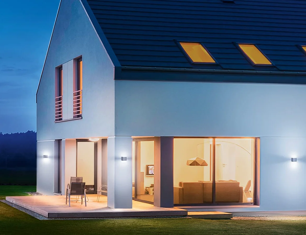 Steinel lampa zewnętrzna L 840 C antracytowa, kinkiet zewnętrzny LED, bez czujnika, możliwość połączenia w sieć przez aplikację Bluetooth, 9,1 W, ciepła biel