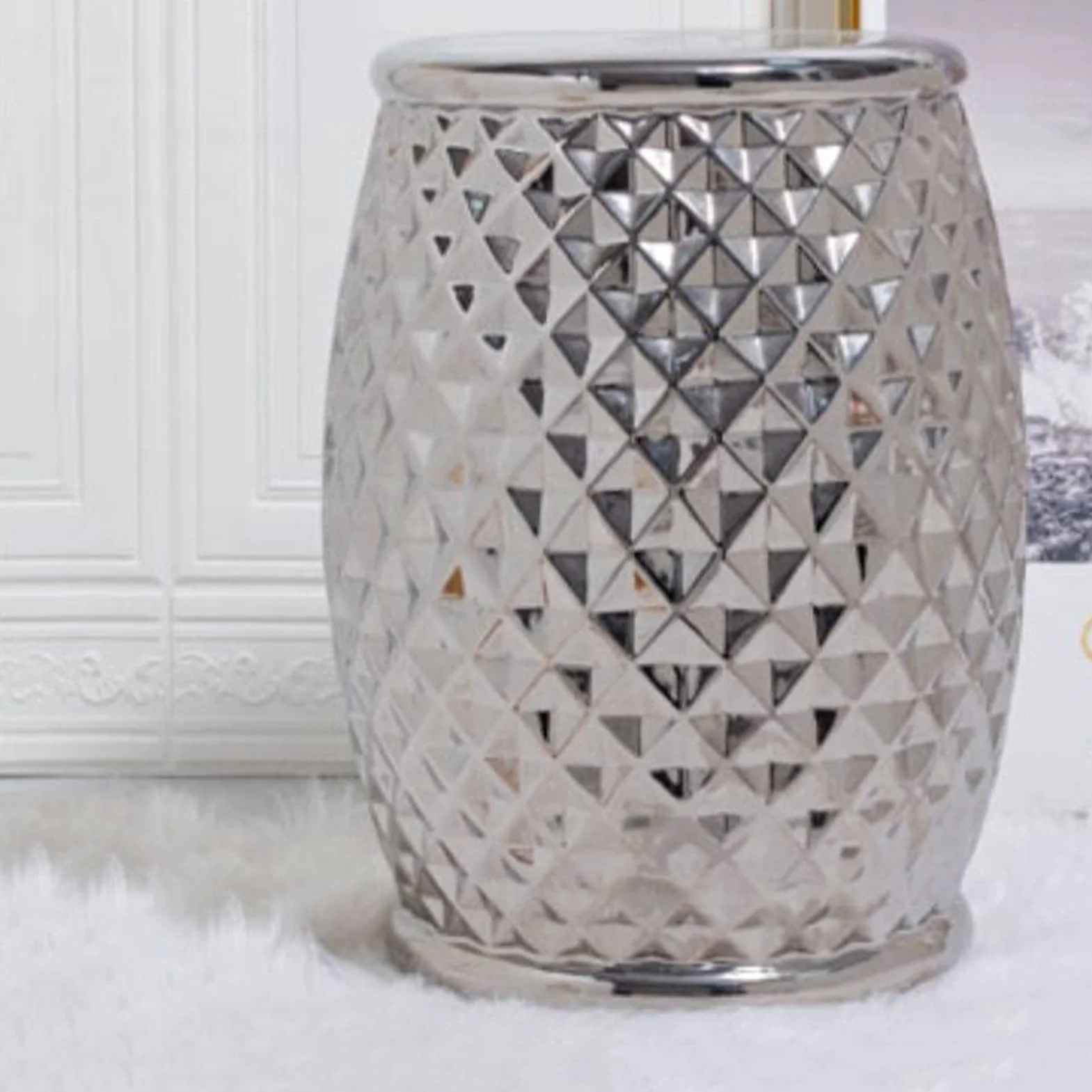 Stołek ogrodowy bębnowy ceramiczny biały