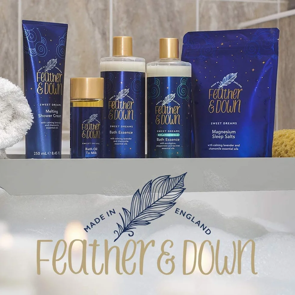 Feather & Down Esencja kąpielowa Sweet Dream (500 ml) – z uspokajającymi olejkami eterycznymi z lawendy i rumianku. Przyczynia się do przygotowania do spokojnego odpoczynku w nocy.