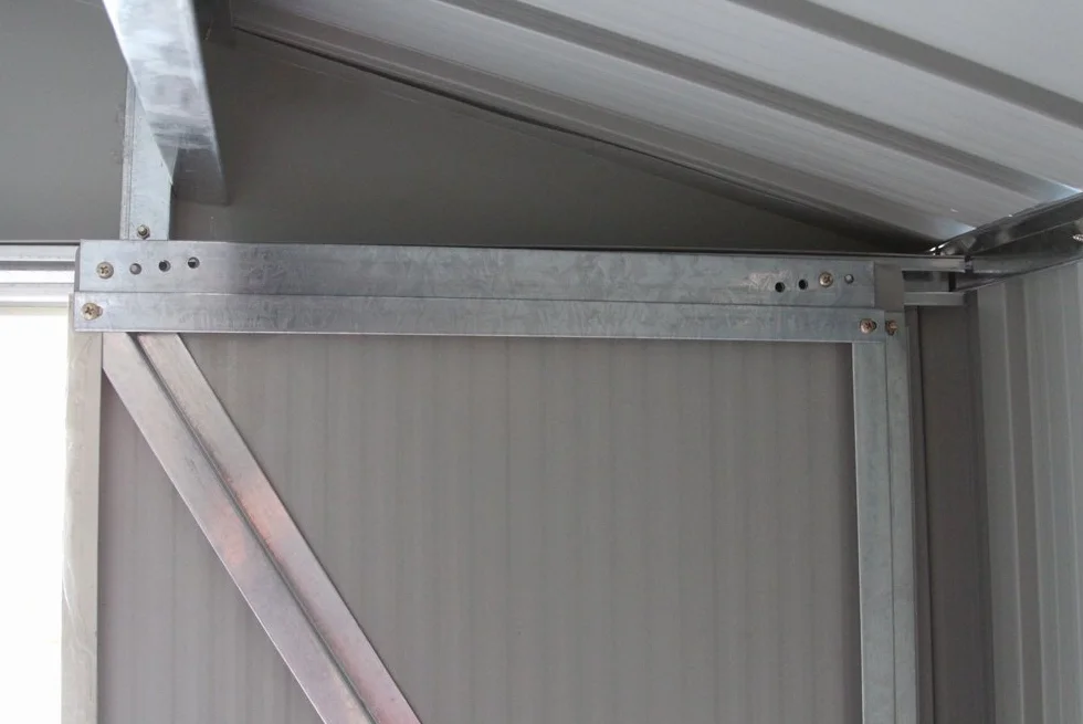COSTWAY Metalowa Szopa Ogrodowa 213 x 130 x 173 cm 4,2 m³ z Dachem Dwuspadowym 2 Drzwiami Przesuwnymi
