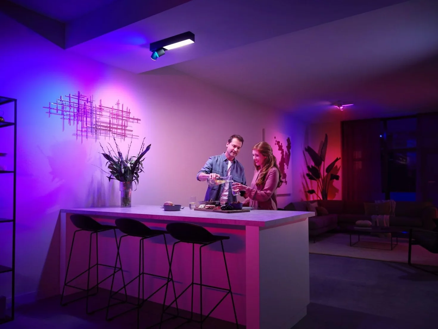 Philips Hue White & Color Ambiance Centris 2 sztuki, ściemnianie, 16 mln kolorów, sterowanie aplikacją, Alexa, czarny