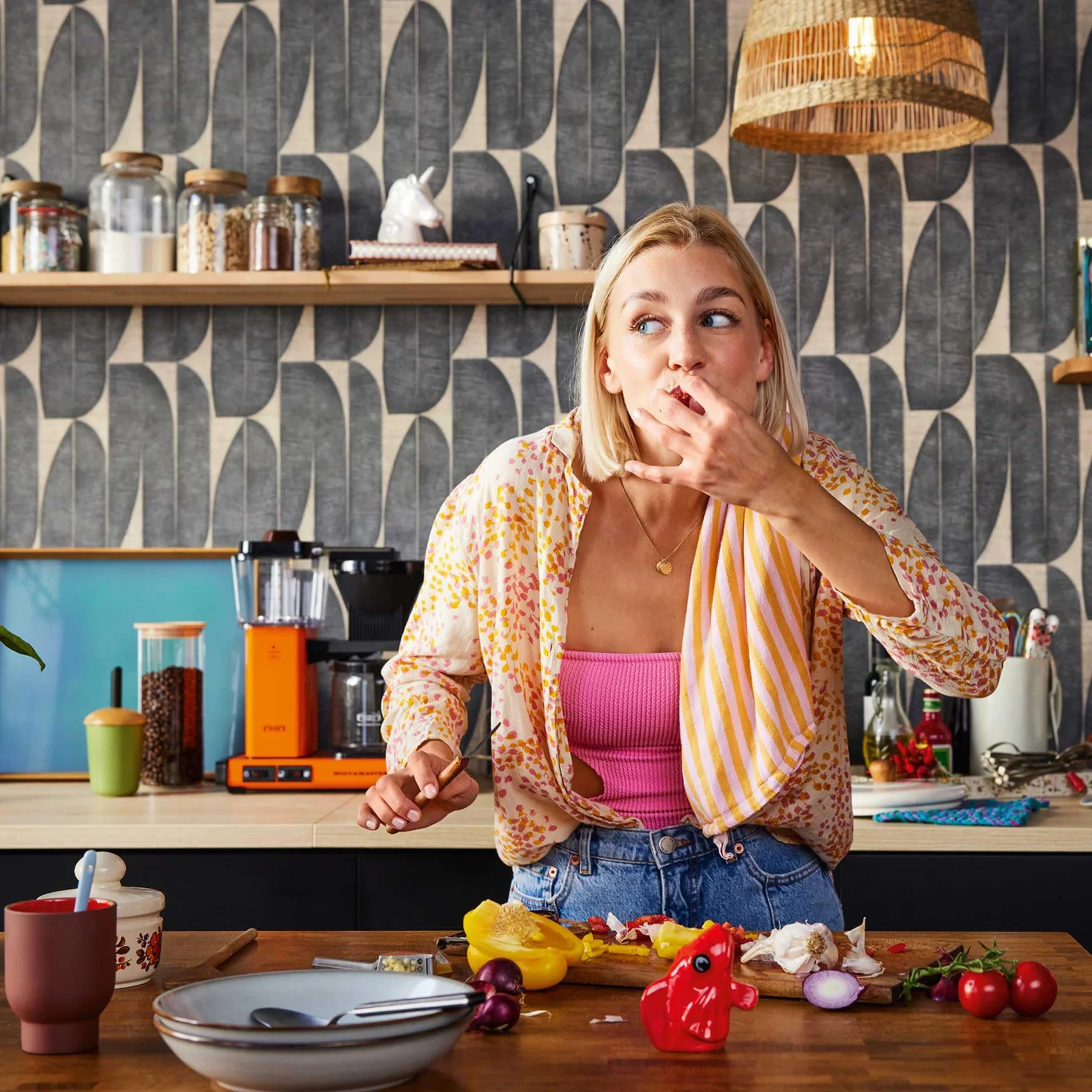 Livingwalls Tapeta 396583 z liściem banana w kolorze beżowym – wysokiej jakości designerska tapeta kwiatowa – matowa tapeta ścienna do różnych pomieszczeń – 10,05 m x 0,53 m – Made in Germany