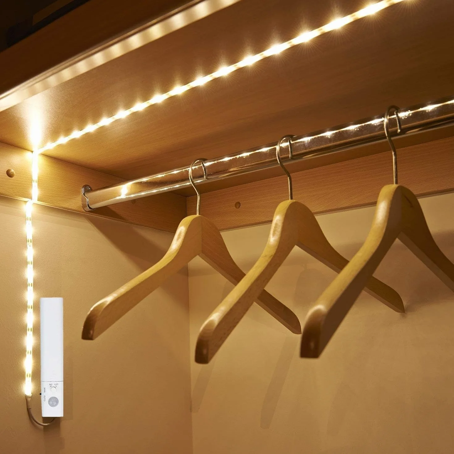 Taśma Led 3M Czujnik Ruchu Lampa Podszafkowa do Kuchni, 2 Sztuki Oświetlenie pod Szafy Zasilanie Bateryjne Szafka Paski Led z Czujnikiem Podszafkowe Światło Lampka Nocna do Schodów Lada Łóżko