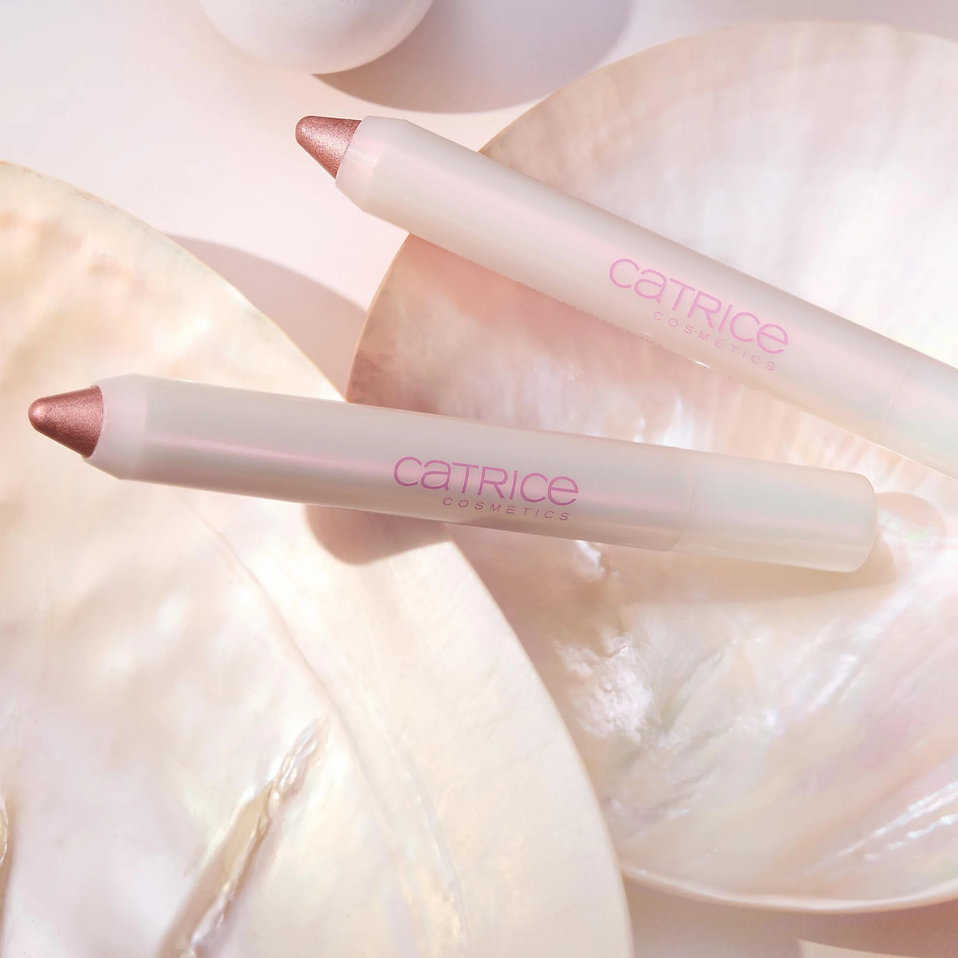 Catrice PEARLFECTION Eyeshadow Stick C02