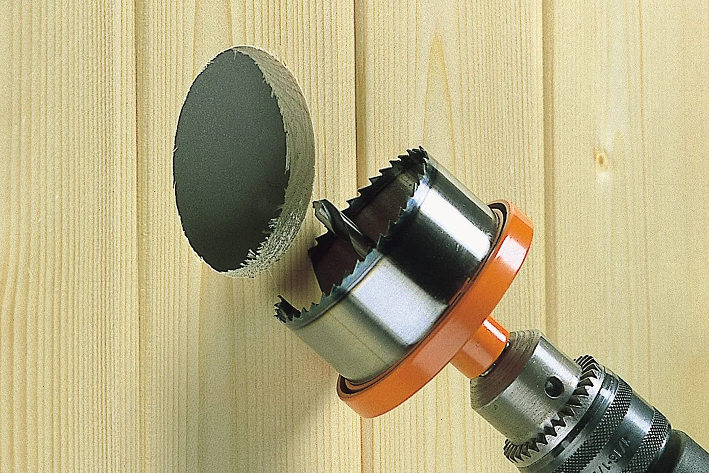 wolfcraft Otwornica do wieńców "Professional", Ø 28-74 mm I 2220000 I Piła z 5 wkładami do szybkiej wymiany, Ø 28-74 mm, głębokość cięcia 40 mm