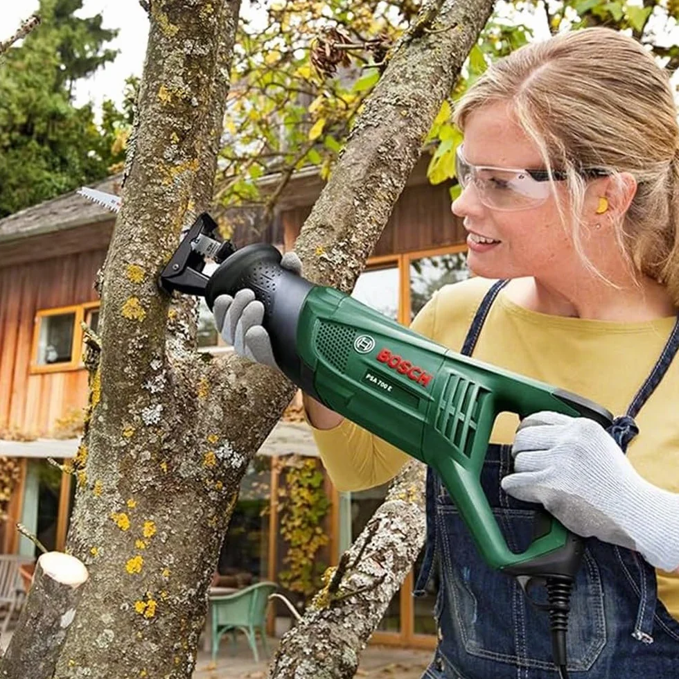 Bosch PSA 700 E piła szablasta (710 W, w kartonie)