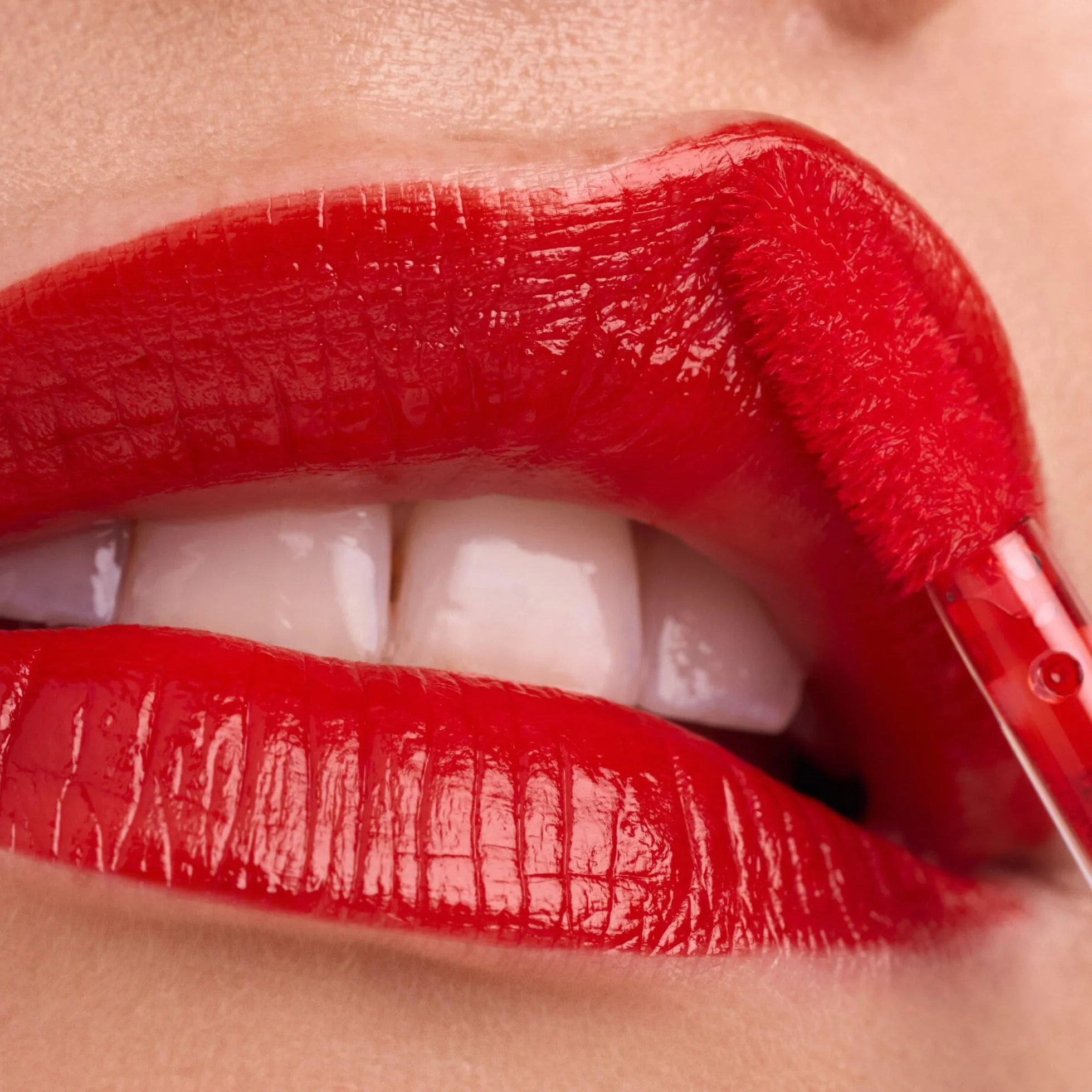 Catrice Tint do ust Water Glaze, wyraźny wynik, efekt koloryzujący, intensywny kolor (4ml)