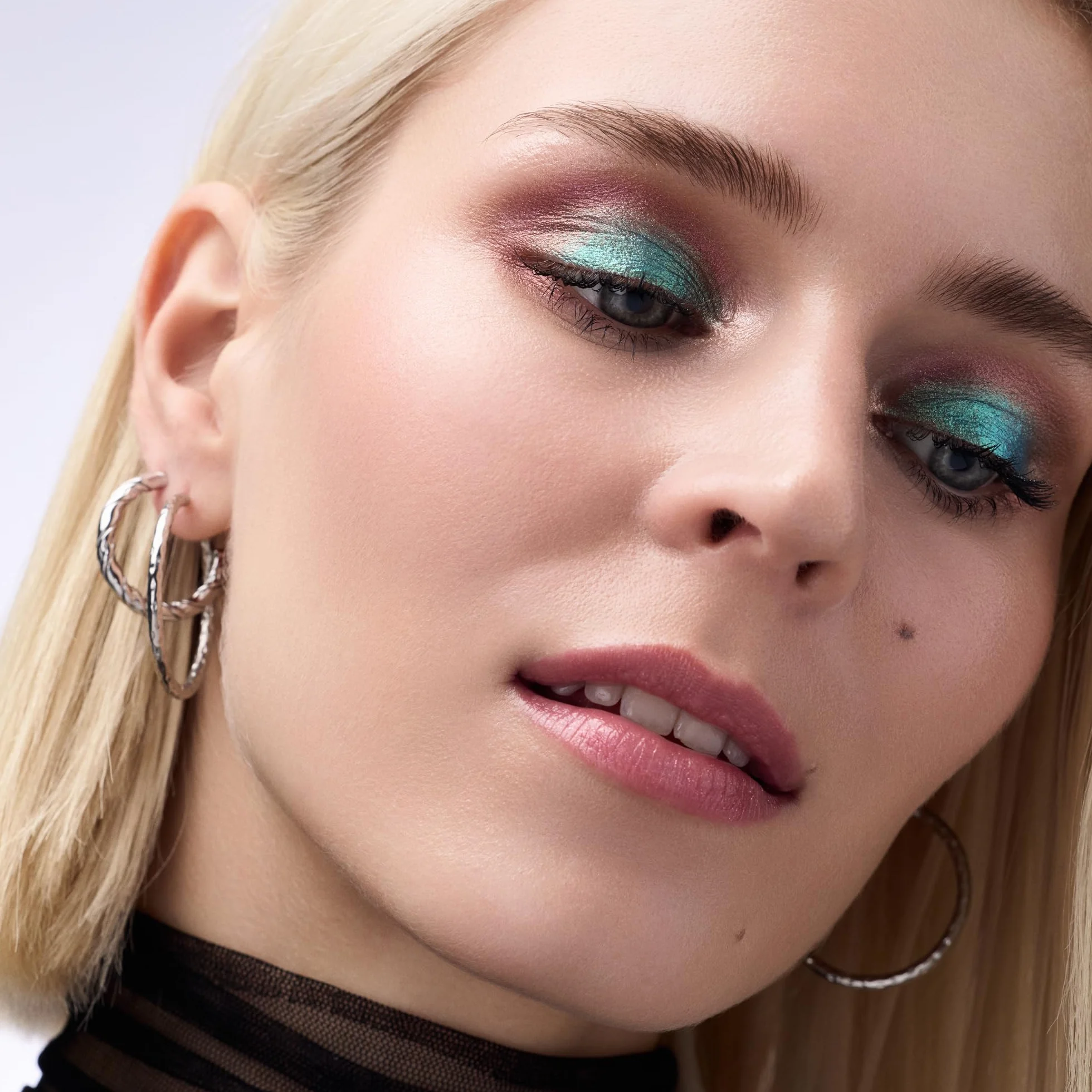 Catrice Chromowany cień do powiek Space Glam, długotrwały, wyraźny wynik, mocno napigmentowana/y, błyszczący, intensywny (1g)