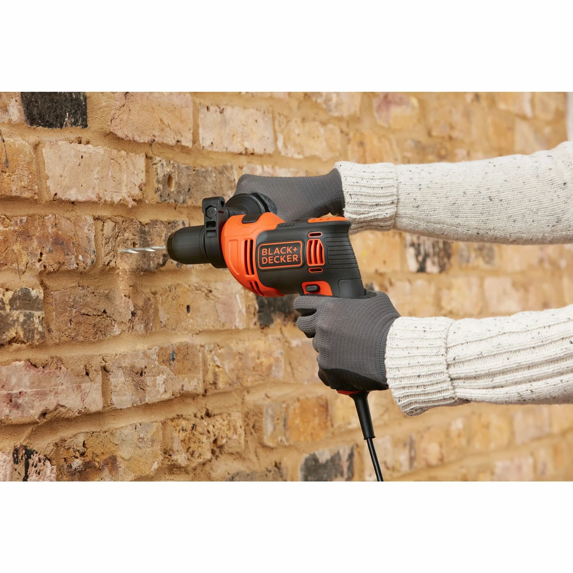 Black & Decker Wiertarka udarowa 710 W z etui BEH710K-QS