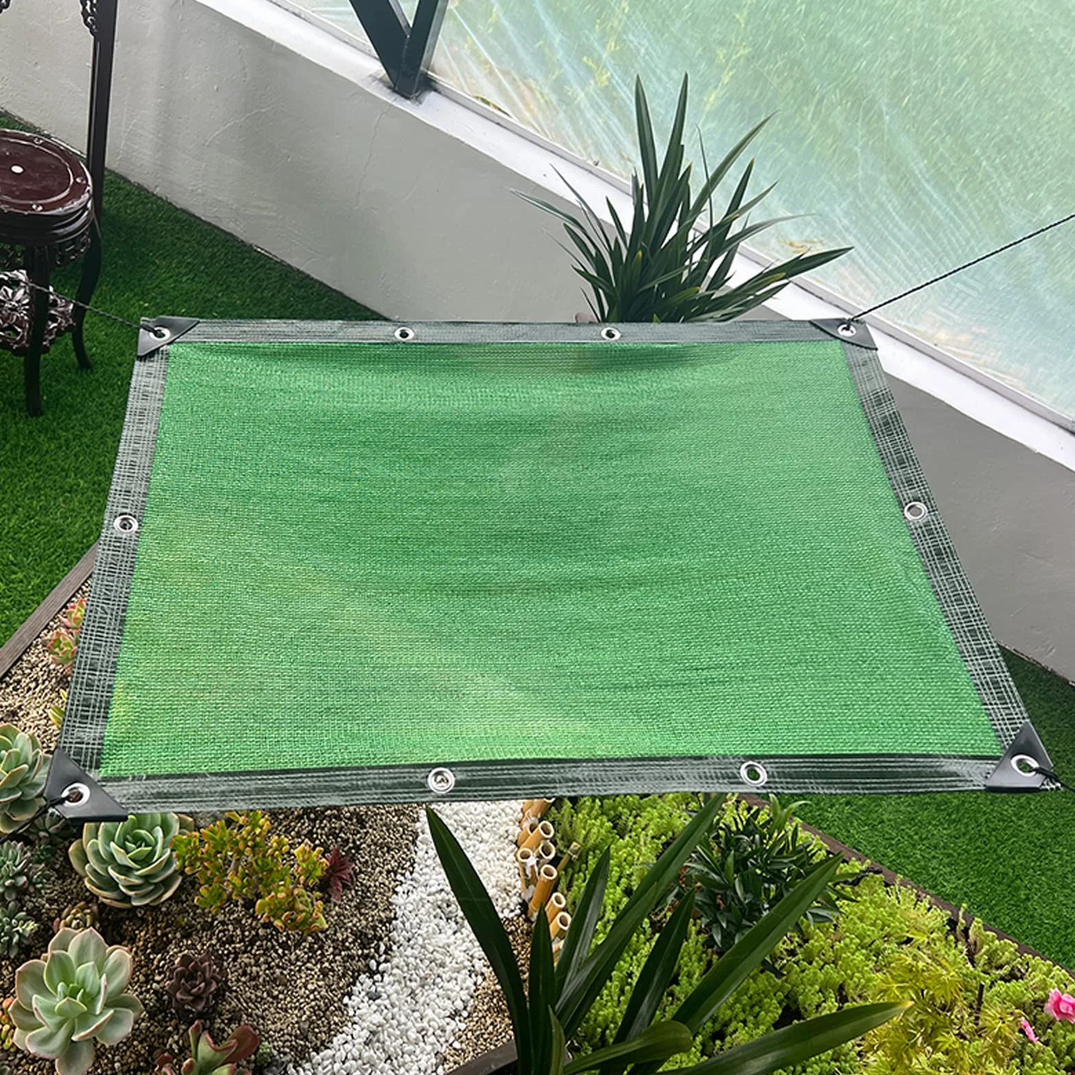 Siatka zacieniająca HDPE 50% UV 3x6m z przelotkami zielona