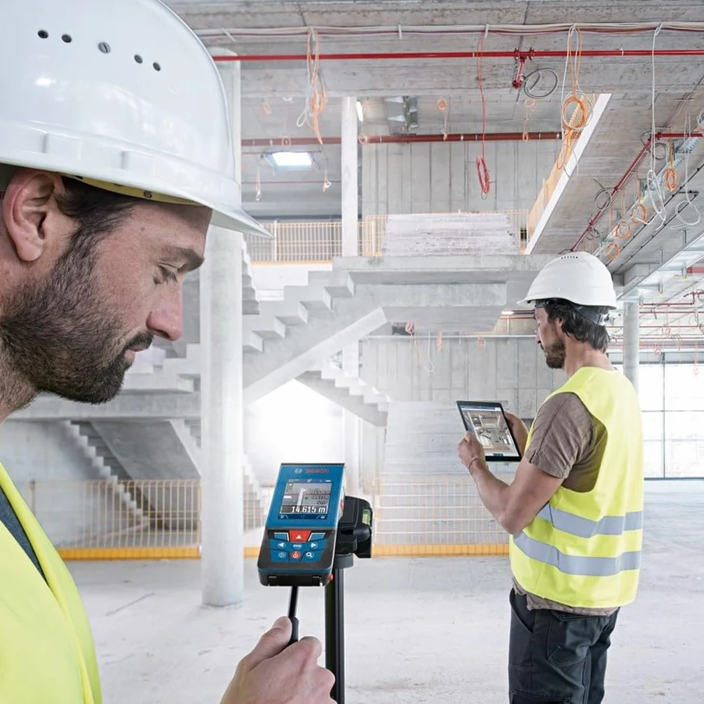 Bosch Professional Dalmierz laserowy GLM 100-25 C (wbudowana kamera, zasięg: do 100 m, wytrzymałość, IP54, ±1,5 mm*, 3 baterie AA, opaska na rękę, pokrowiec)