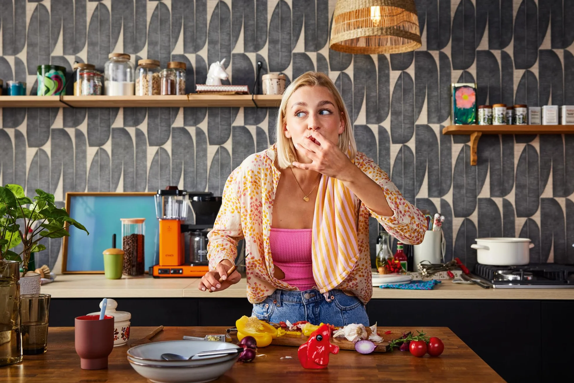 Livingwalls Tapeta 396583 z liściem banana w kolorze beżowym – wysokiej jakości designerska tapeta kwiatowa – matowa tapeta ścienna do różnych pomieszczeń – 10,05 m x 0,53 m – Made in Germany