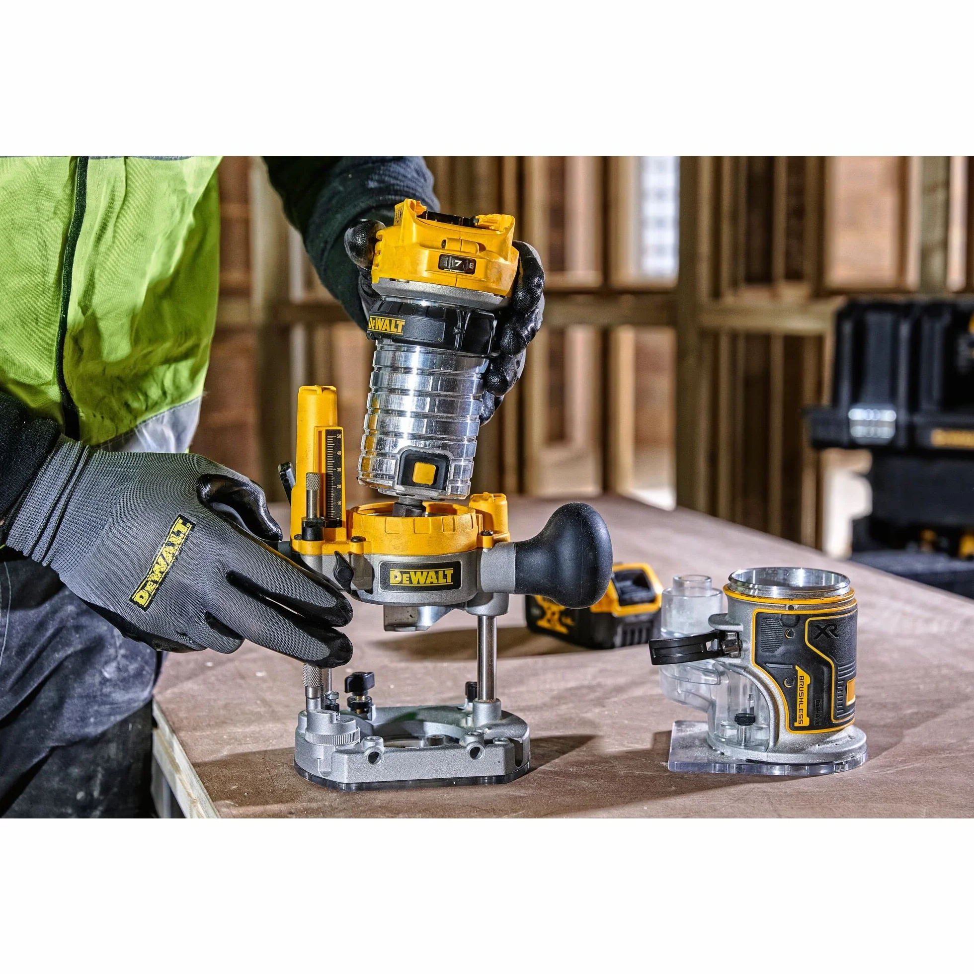 Dewalt Dcw604Nt-Xj Frezarka Górnowrzecionowa, Czarny/Żółty, 18 V