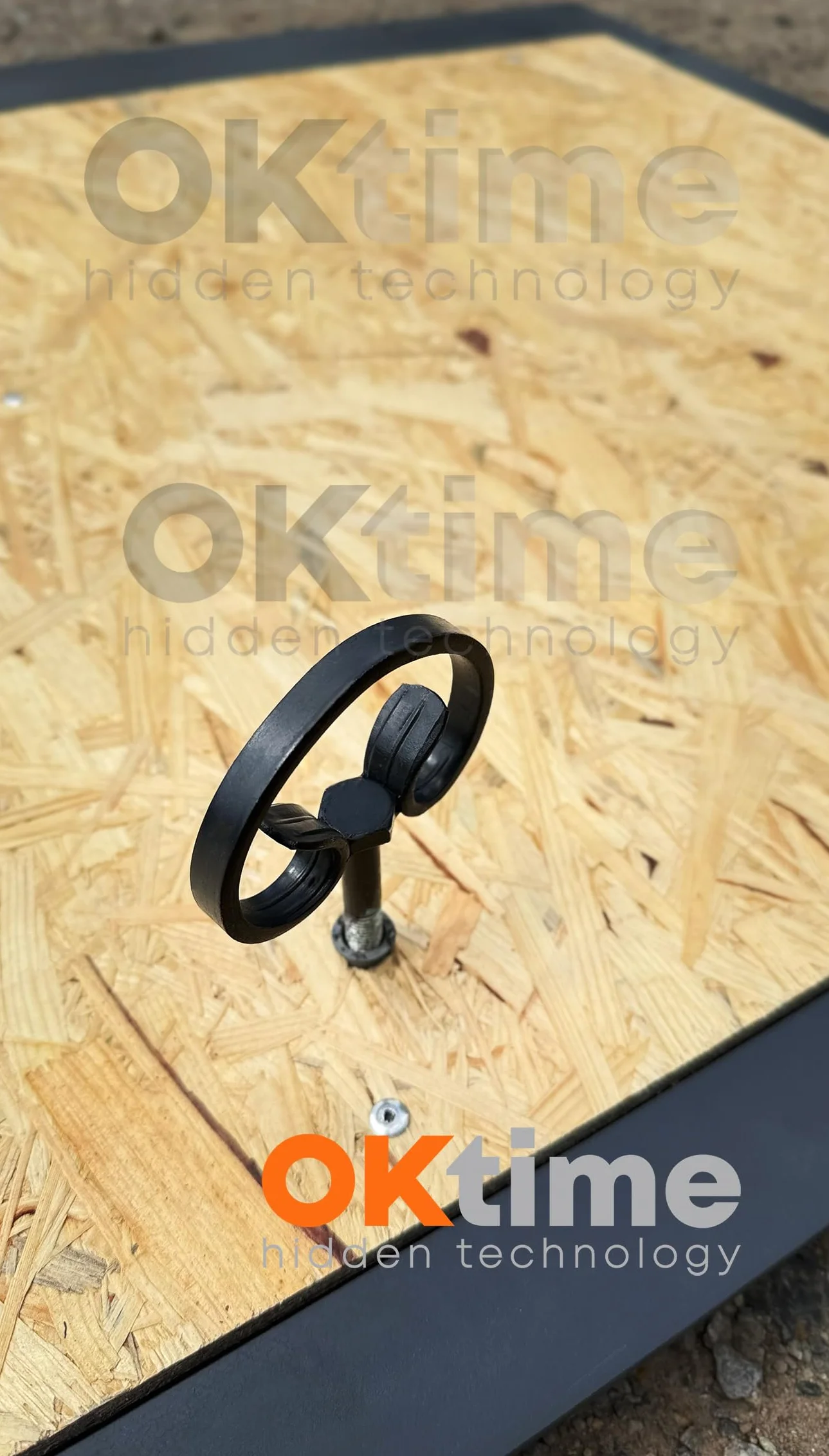 Właz Podłogowy do Piwnicy z Wodoodporną Płytą OSB - 1050 x 1050 mm - Gotowy do Chodzenia - Gotowy pod Laminat - Gotowy dla Ciebie