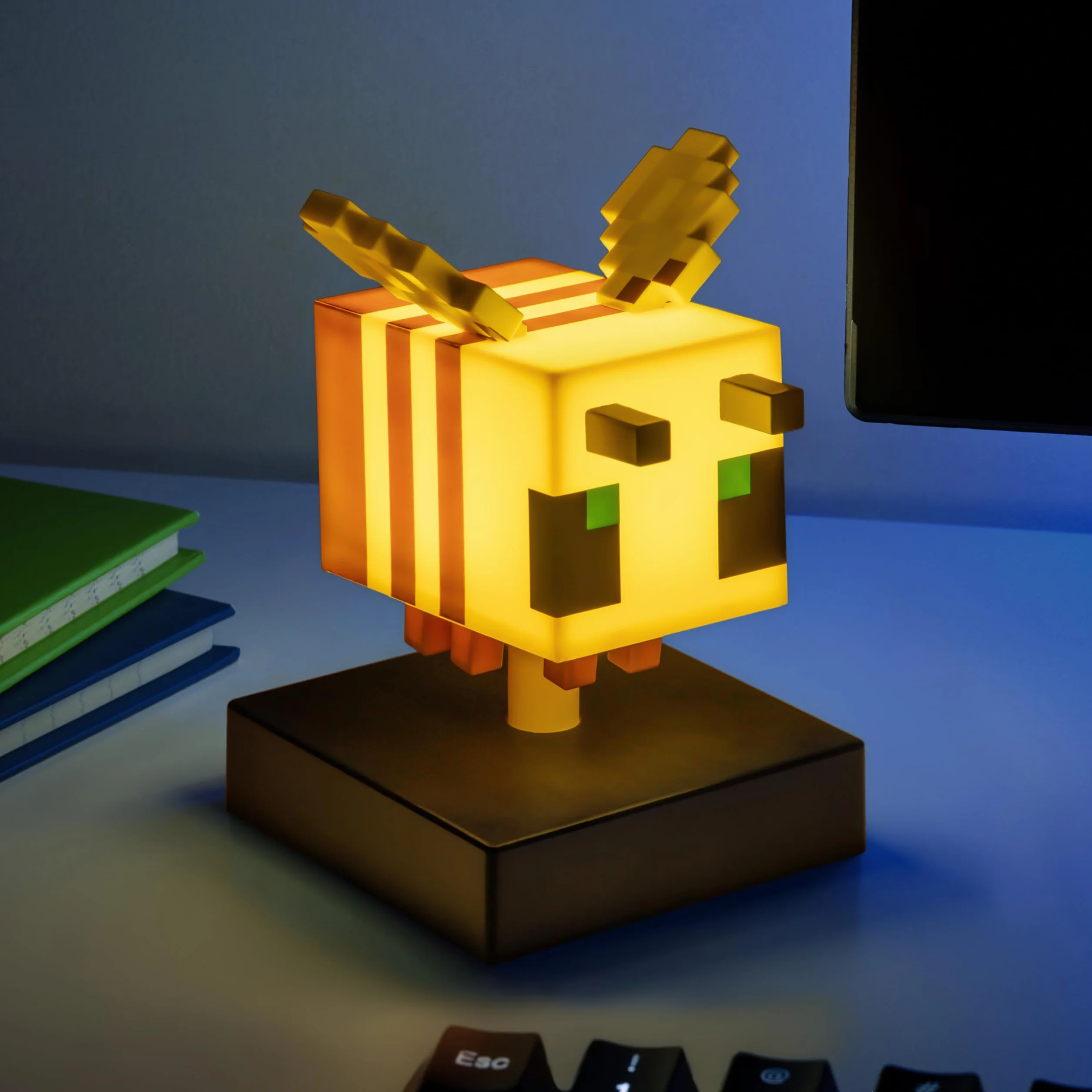 Paladone Minecraft Bee Icon Light, podświetlana figurka 11 cm do sypialni lub przestrzeni do gier, miękka świecąca lampa akumulatorowa
