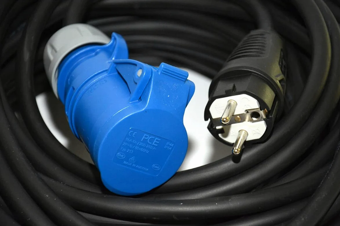 Hilark Cable Tech Adapter kampera H05VV-F 3x1,5 CAMPING 50m CEE