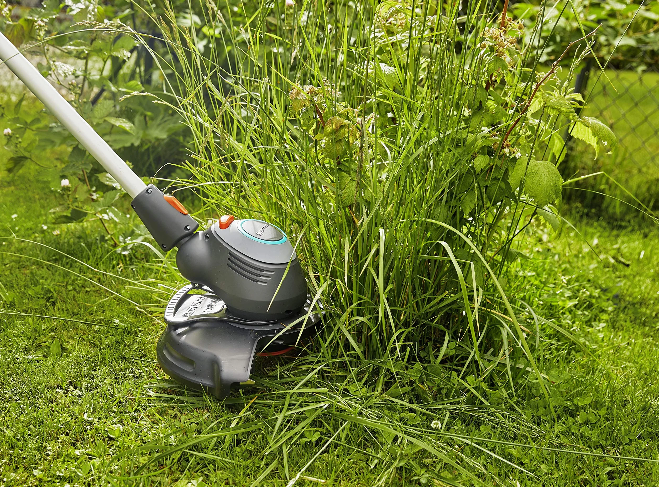 Gardena PowerCut 650/28 elektryczna podkaszarka 280 mm teleskopowy trzonek
