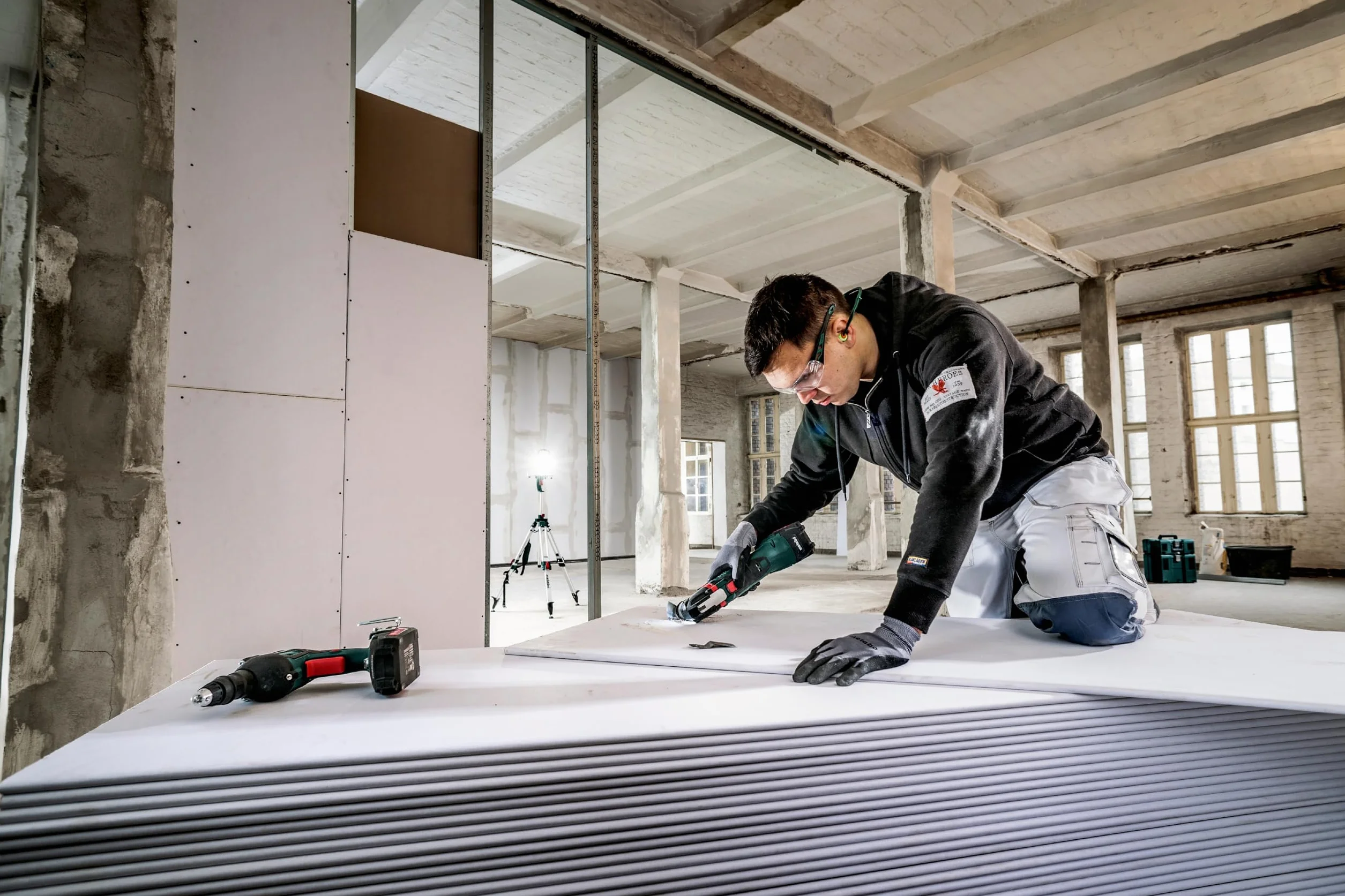 Metabo narzędzie wielofunkcyjne akumulatorowe MT 18 LTX – 613021840 – 18 V – Do cięcia, szlifowania, skrobania i piłowania różnych materiałów – Bez akumulatora i ładowarki