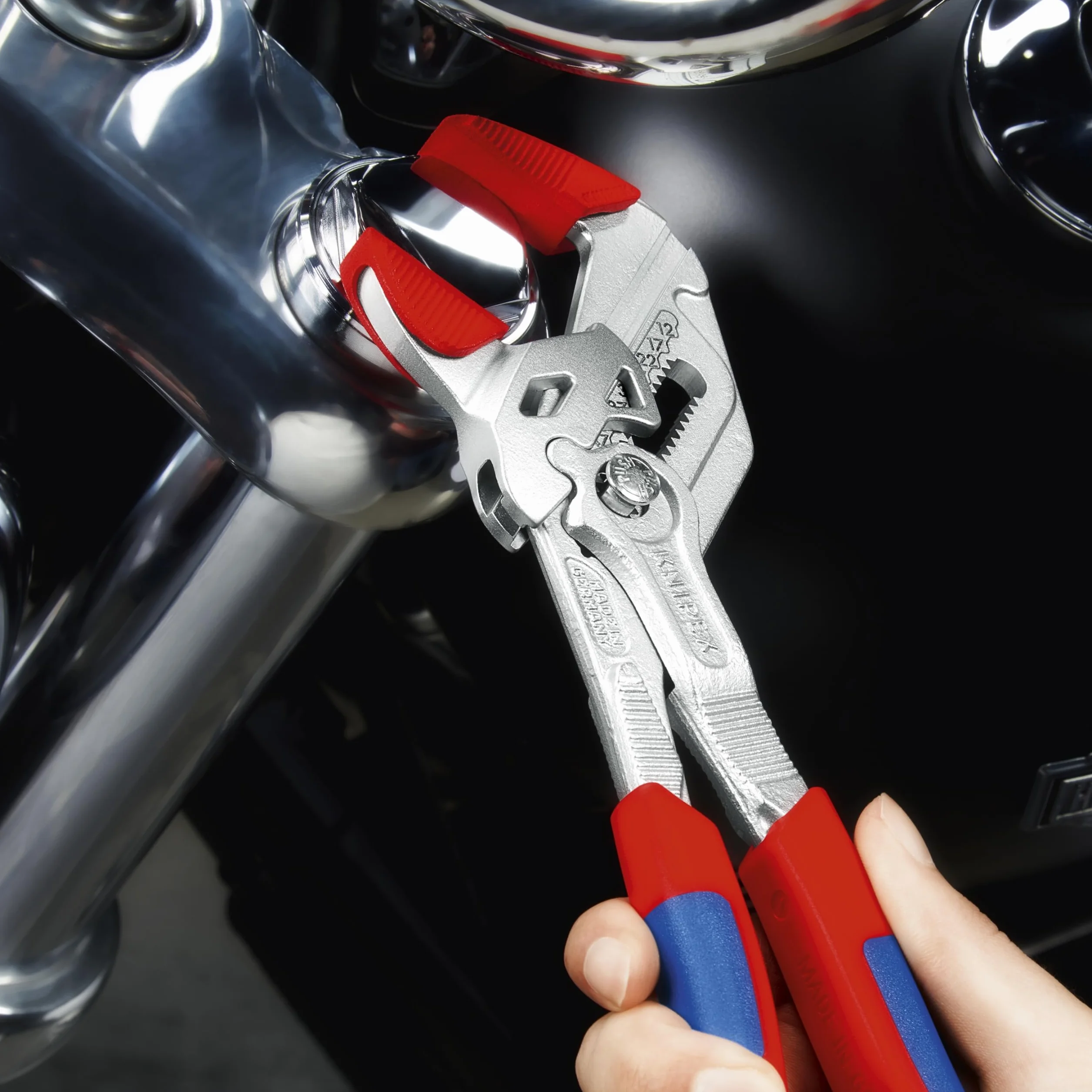 Knipex 86 05 250 - szczypce (złącze ślizgowe, stal chromowo-wanadowa, plastik, niebieski/czerwony)