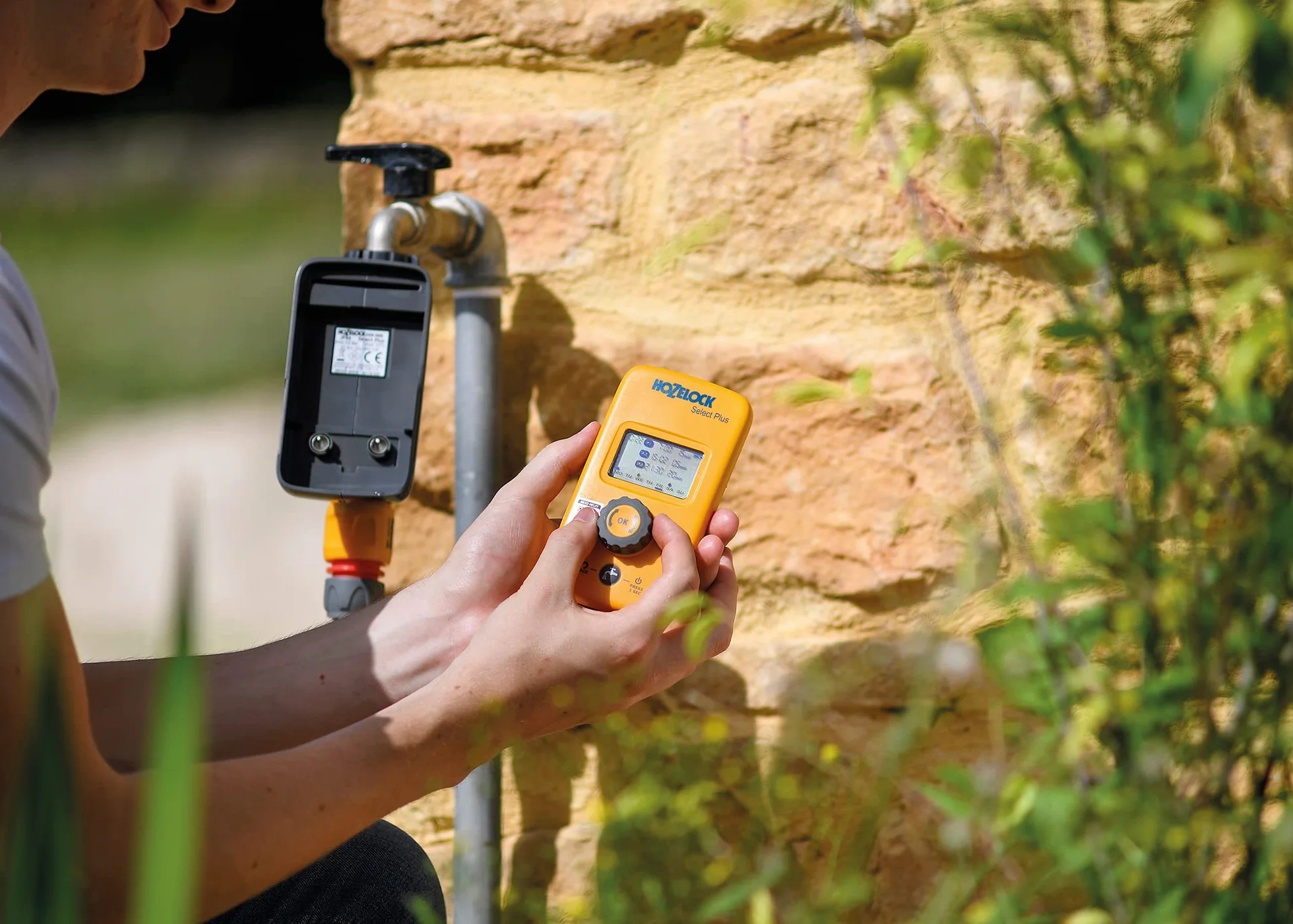 Hozelock Select Plus elektroniczny sterownik nawadniania żółty