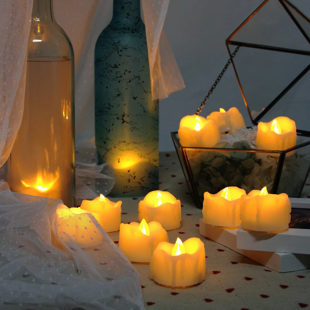 Świece bezpłomieniowe, realistyczne, migoczące świeczki LED typu tealight, 300 godzin światła non-stop, z pilotem zdalnego sterowania i timerem 2/4/6/8 godzin, kolor kości słoniowej, 6 sztuk/opakowanie (białe)