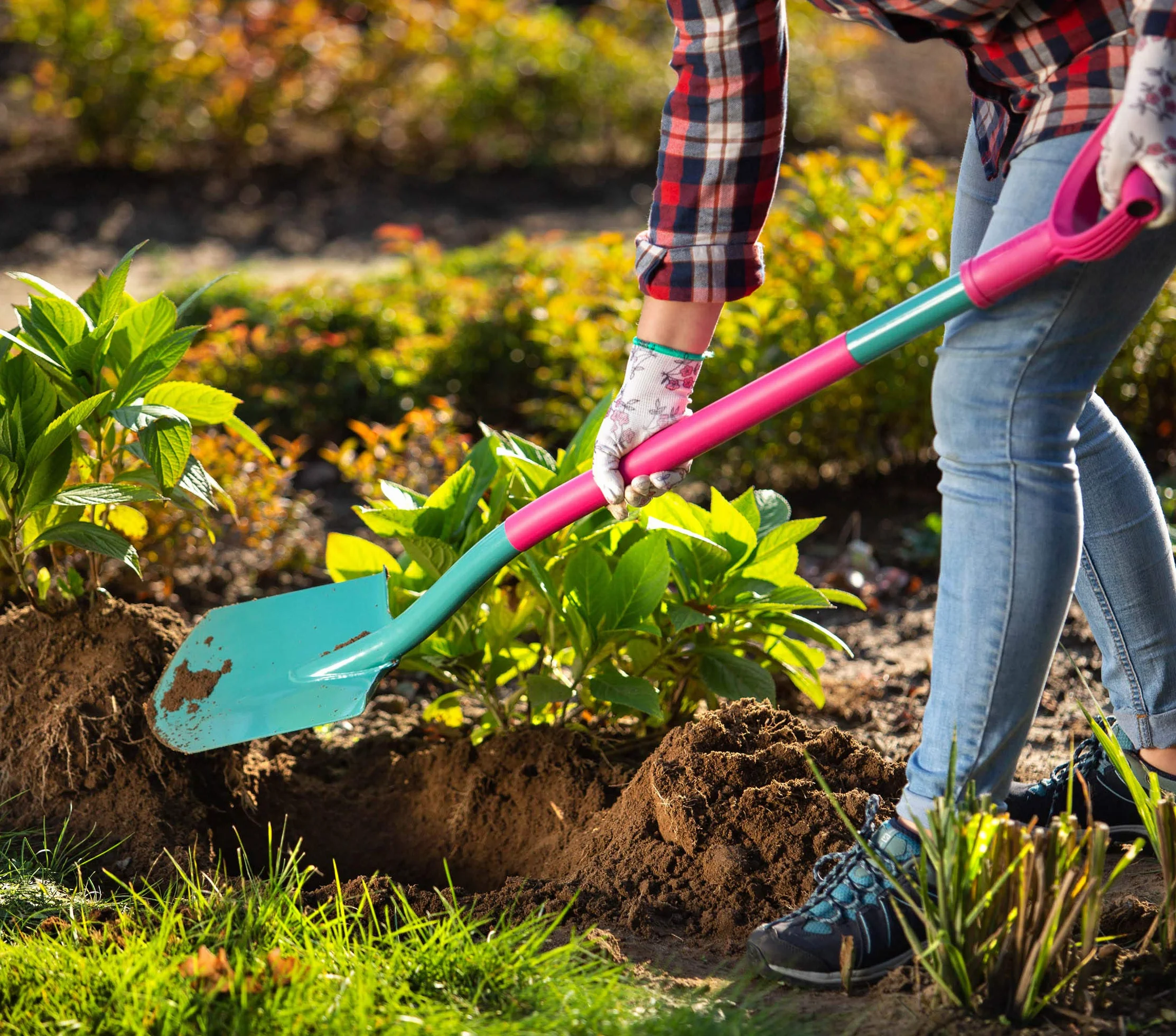 KADAX Szpadel ogrodowy z ostrym ostrzem stalowym, ergonomiczny uchwyt D