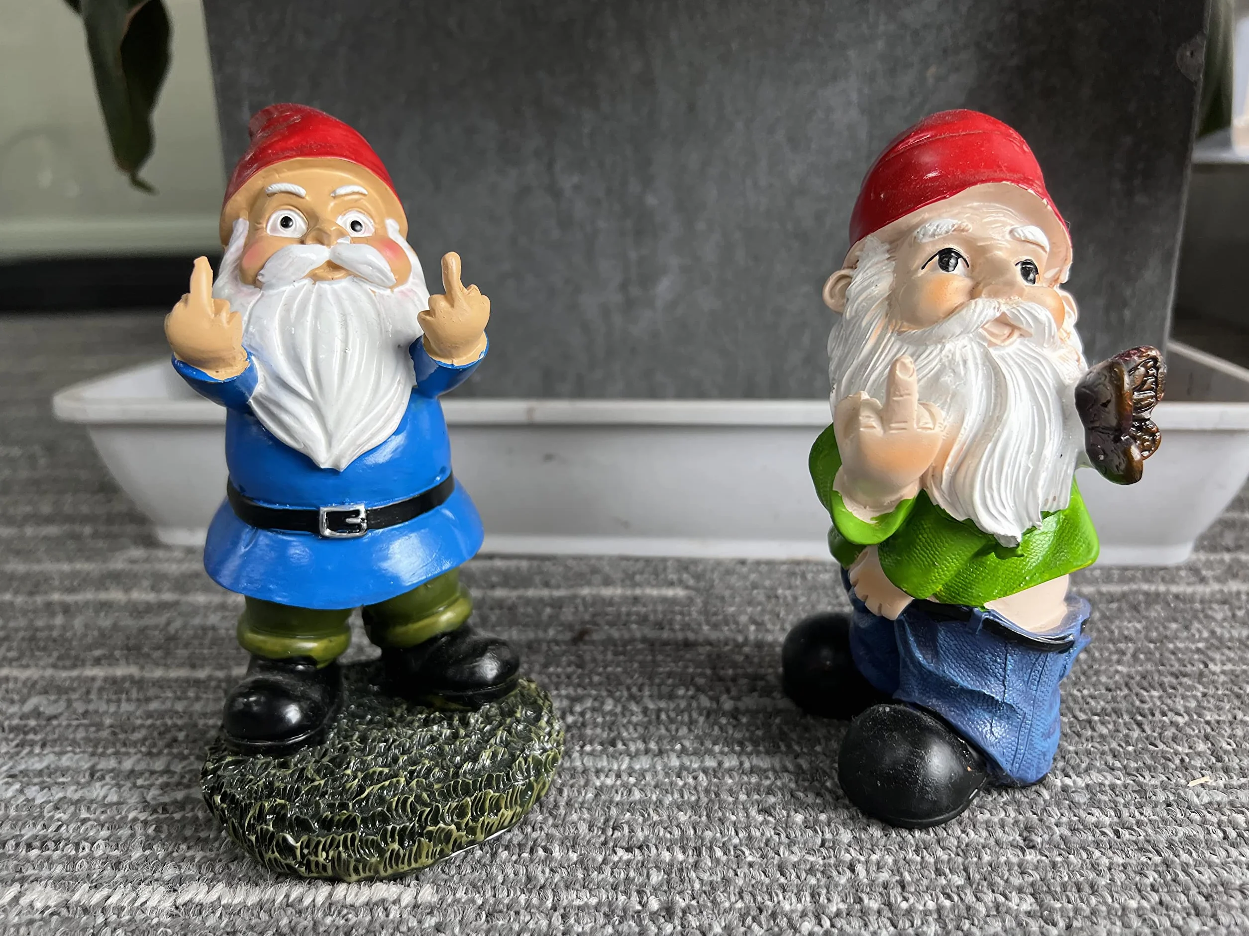 Śmieszne krasnale ogrodowe, kolorowe ozdoby ogrodowe podwójny środkowy palec na zewnątrz niegrzeczna żywica krasnal figurka prezent 13,97 cm