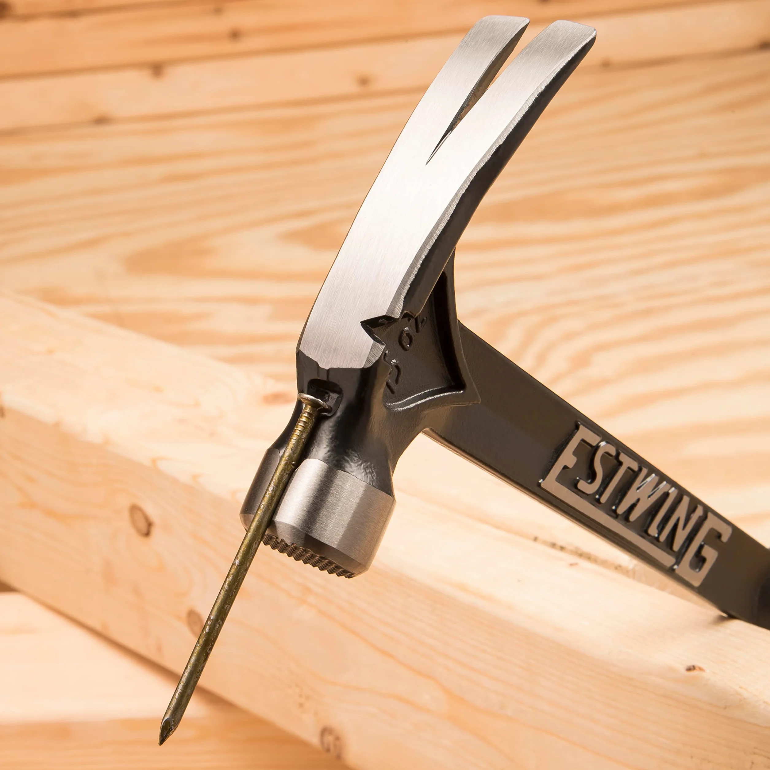 ESTWING Ultra Series Hammer - 425 g młotek do obróbki drewna z frezowaną powierzchnią i uchwytem redukującym wstrząsy - EB-15SM