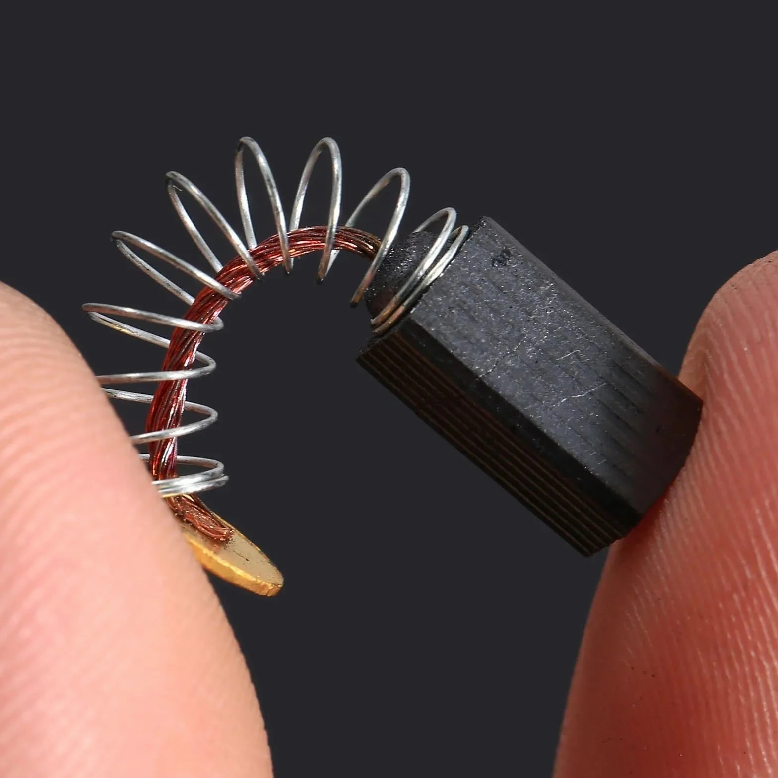 Wymiana szczotek węglowych 100 sztuk 5x5x9mm Mini wiertarka elektryczna wymiana młynka szczotki węglowe części zamienne do silników elektrycznych narzędzie obrotowe