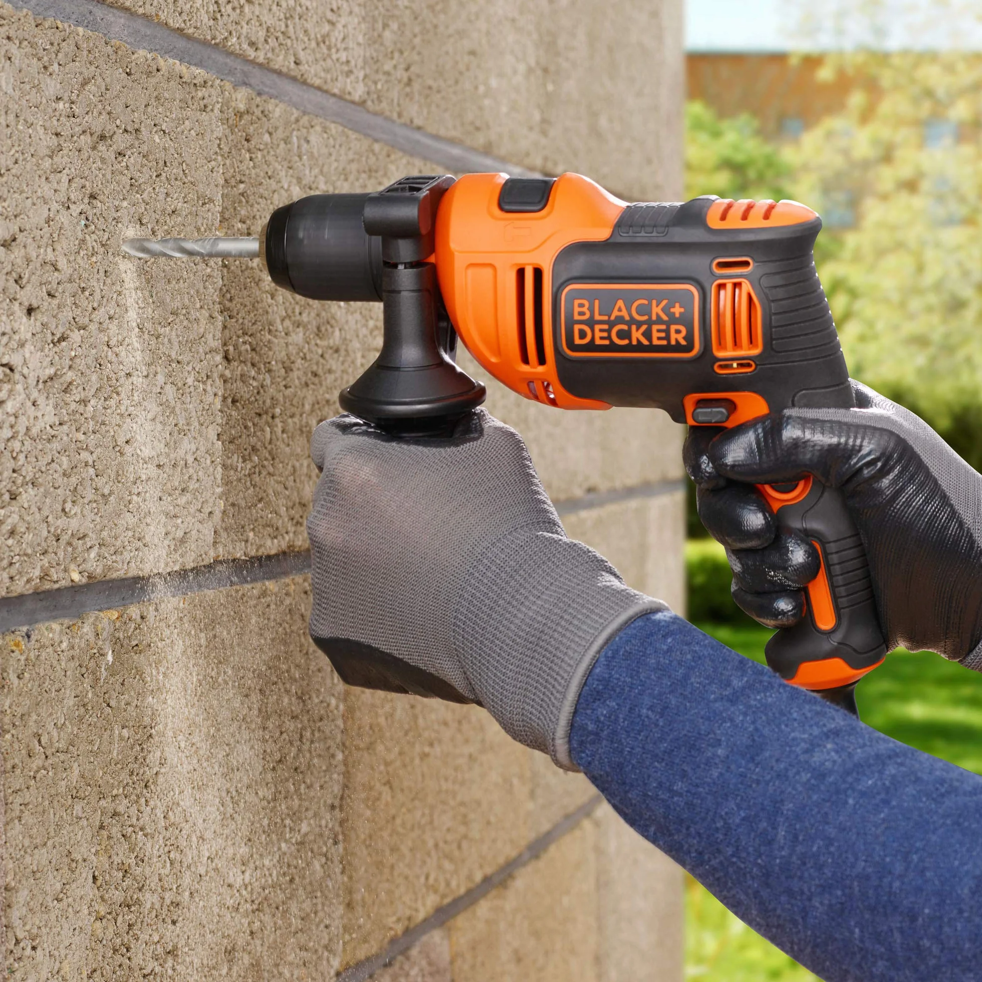 Black & Decker Wiertarka udarowa 710 W z etui BEH710K-QS