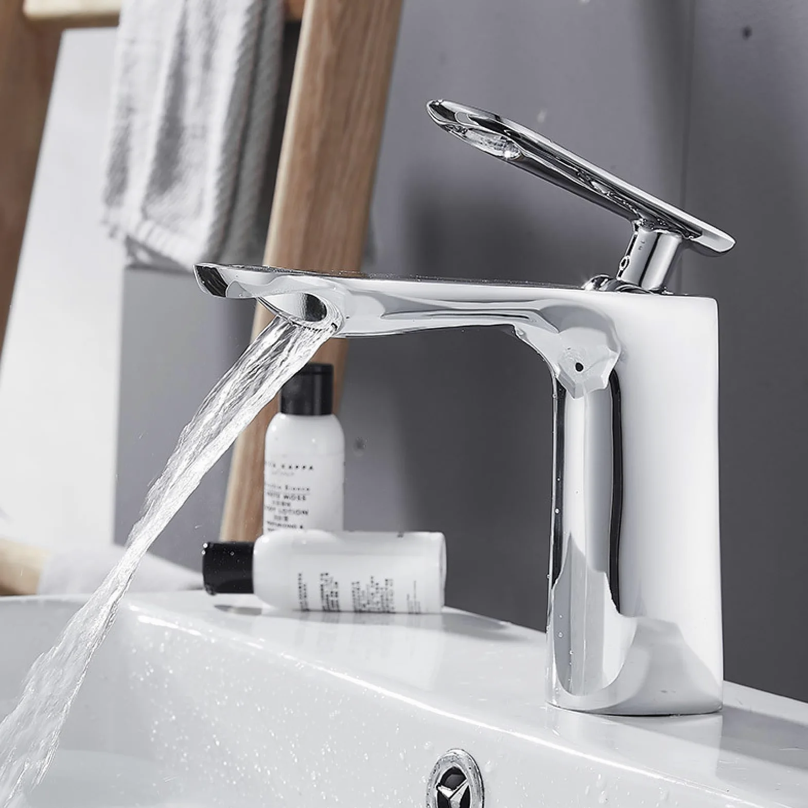 Bateria łazienkowa umywalka duża wylewka ciepła i zimna mieszana bateria z rurą wlotową 60 cm