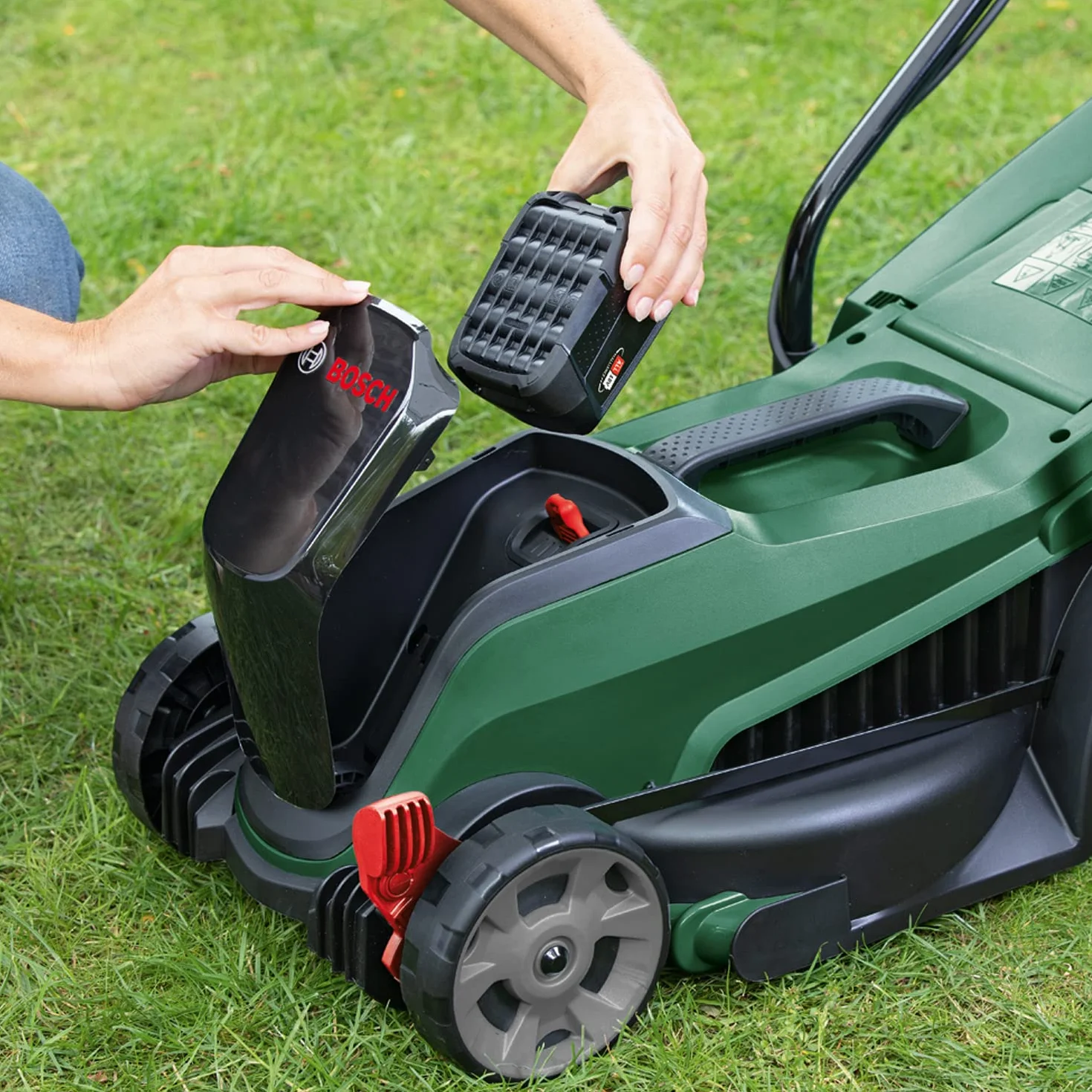 Bosch CityMower 18V-32-300, Kosiarka akumulatorowa (18 V, 1 akumulator, szerokość cięcia: 32 cm, trawniki do 300 m², opakowanie kartonowe), Zielona