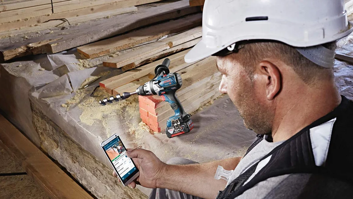 Bosch Professional system 18V: akumulatorowa wiertarko-wkrętarka udarowa GSB 18V-110 C (maks. moment obrotowy 110 Nm, walizka L-BOXX)