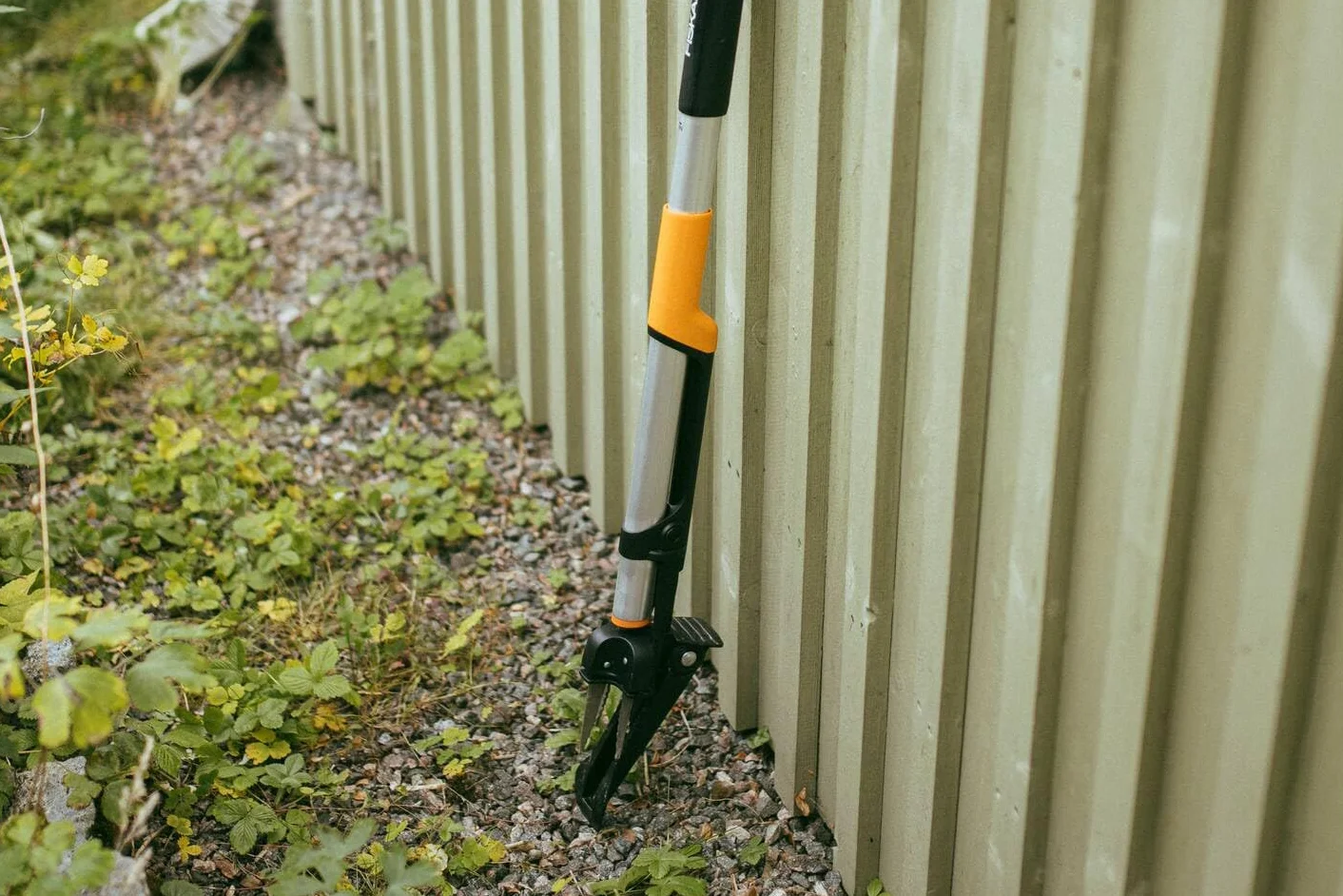 Fiskars Ergonomic Weed Puller Ecom