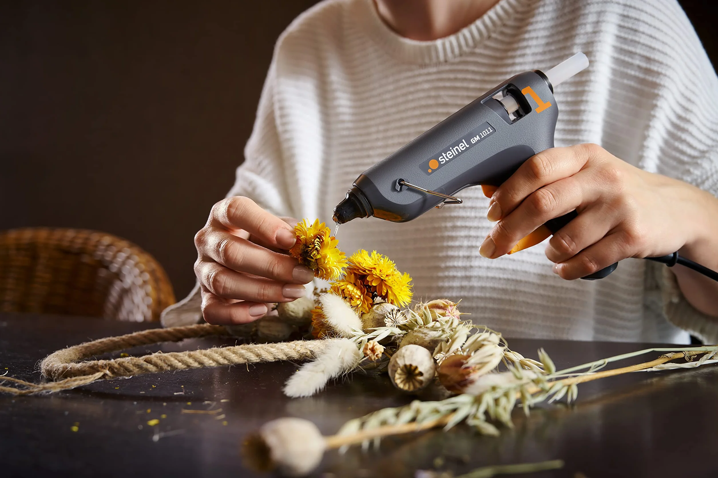 Steinel GlueMatic 1011 pistolet do kleju, kabel 2m | pistolet do klejenia na gorąco z 2x sztyftami kleju 11 mm, majsterkowanie, rzemiosło i dekorowanie
