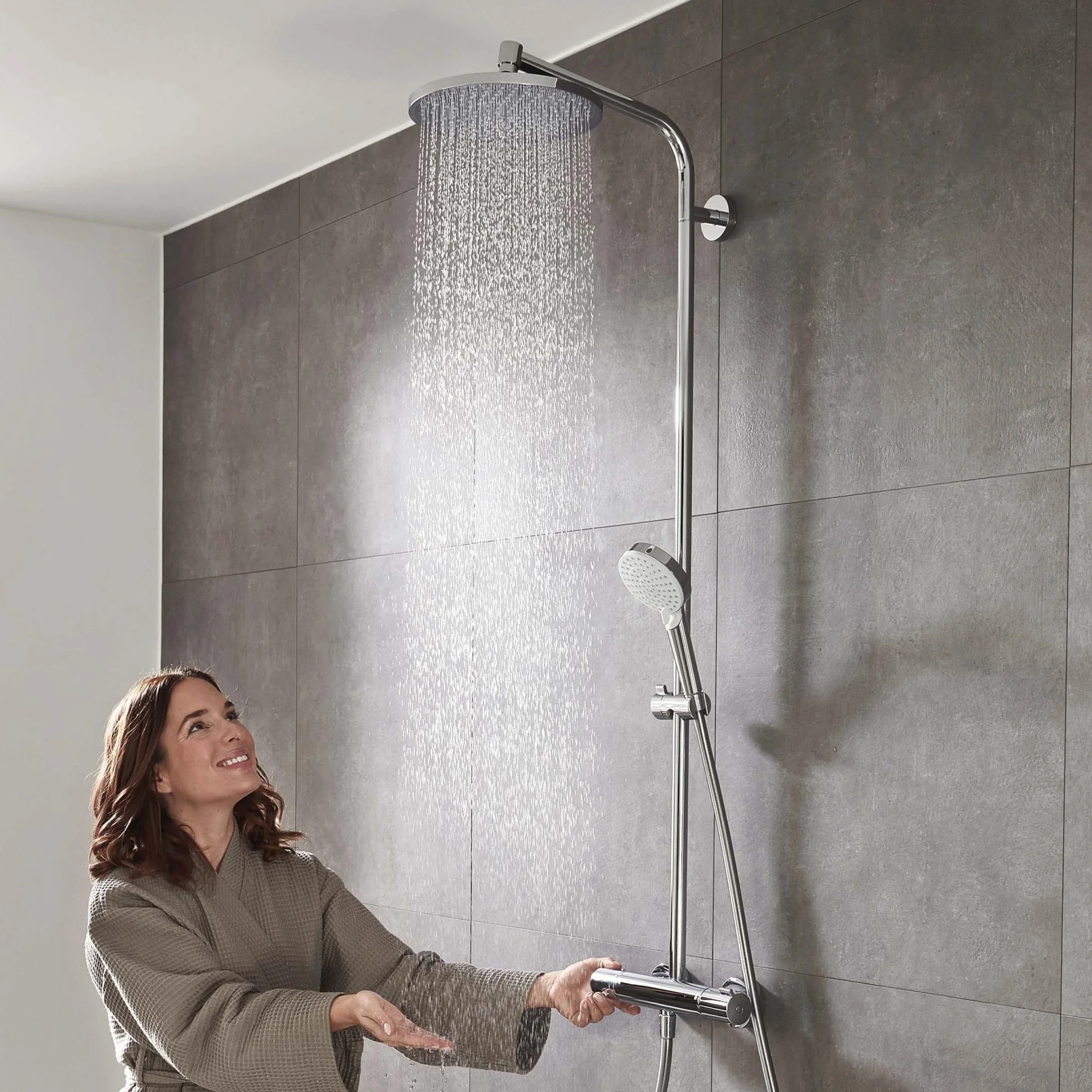 hansgrohe Crometta S - oszczędzający wodę komplet prysznicowy (EcoSmart) z termostatem, zestaw prysznicowy z główką prysznicowa, wąż, szyna i deszczownica okrągła (⌀ 240 mm), chrom, 27268000