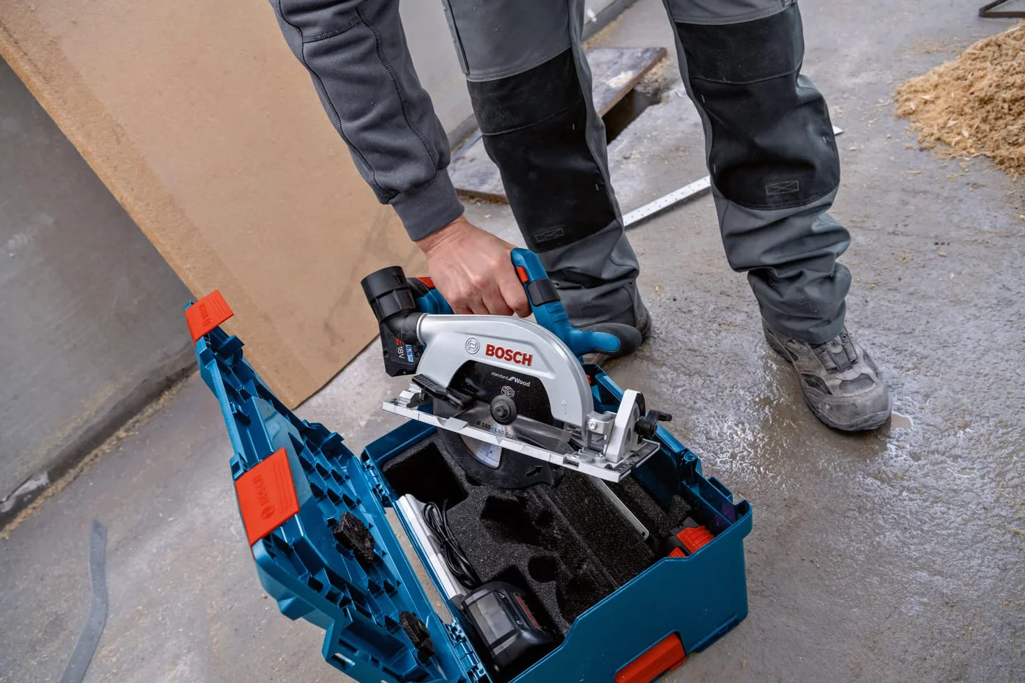 Bosch Professional 18V System GKS 18V 57-2 Piła tarczowa do baterii (średnica 165 mm, głębokość cięcia 57 mm, bez baterii, w pudełku)