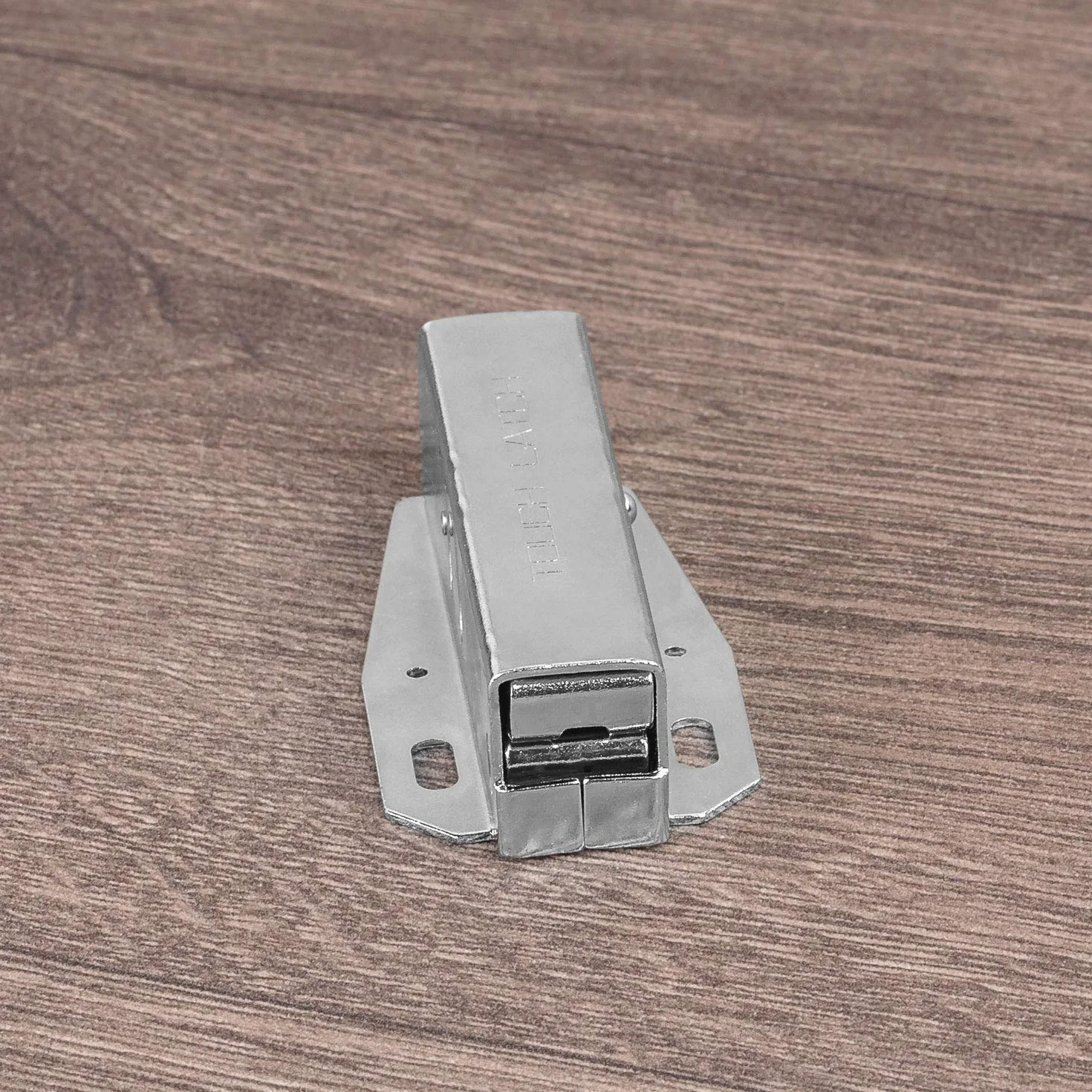 Gedotec Automatyczne zatrzaski sprężynowe do drzwi, zamknięcie zatrzaskowe, zatrzask do mebli, metalowy, ocynkowany na wysoki połysk, 8 sztuk – zamknięcie sprężynowe Push-to-Open z odpowiednikiem