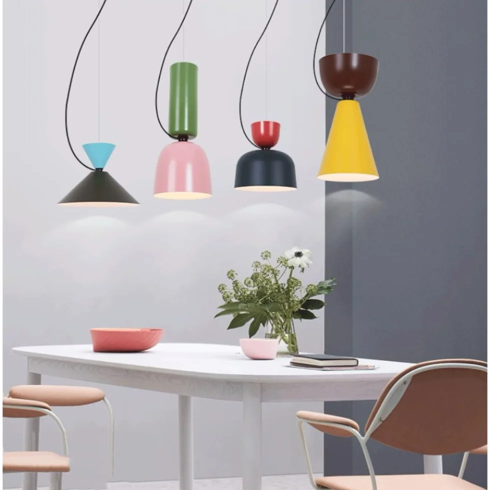 Lampy wiszące, kreatywne oświetlenie wewnętrzne, dekoracyjny żyrandol sufitowy, lampy wiszące w kolorze żelaza, lampa wisząca do sypialni, nocnej jadalni (C)