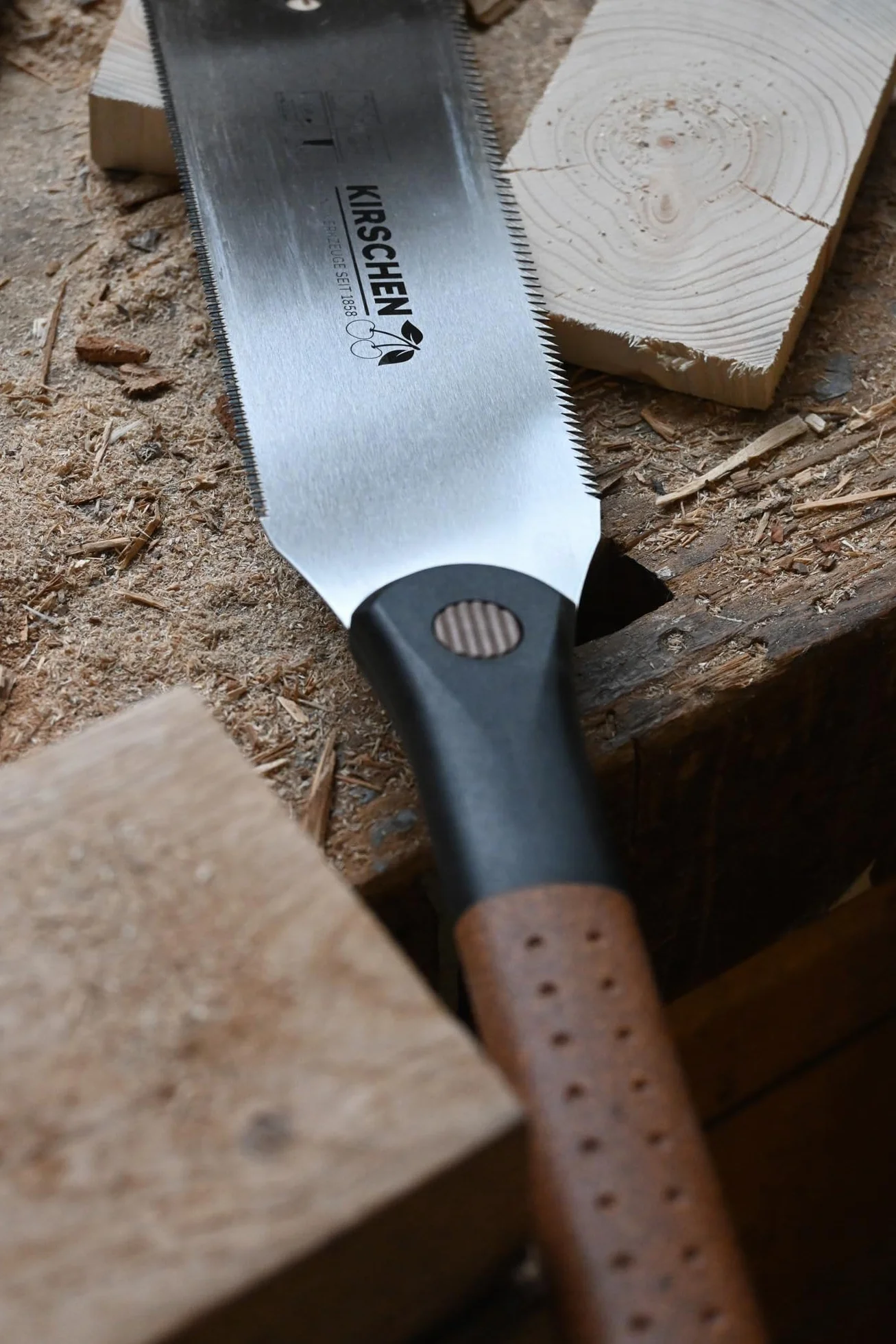 Kirschen Piła precyzyjna "Ryoba" z uchwytem korkowym (długość brzeszczotu 240 mm, długość x wysokość 560 x 90 mm, 17 i 9 zębów na cal, piła do drewna, piła ręczna) 4420240