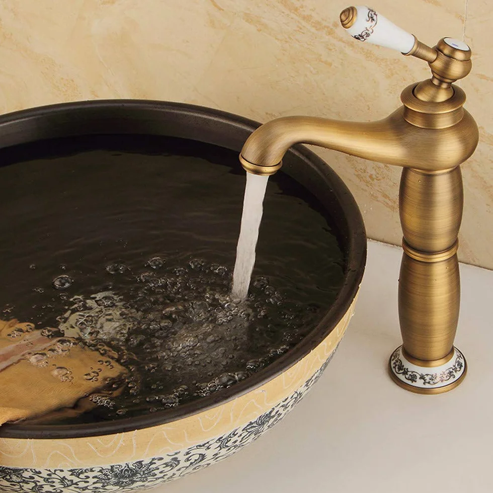Vintage w pełni miedziany kran łazienkowy z ceramicznym uchwytem retro umywalka artystyczna bateria do podwyższonej sceny umywalka mieszacz ciepłej wody z napowietrzaczem klasyczny design dla