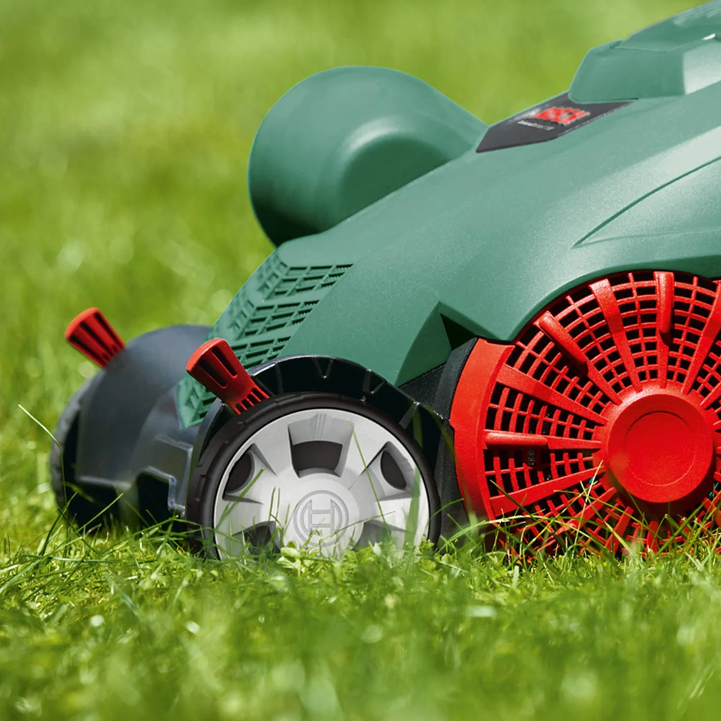 Bosch UniversalVerticut 1100 elektryczny wertykulator 1100 W 32 cm 50 l