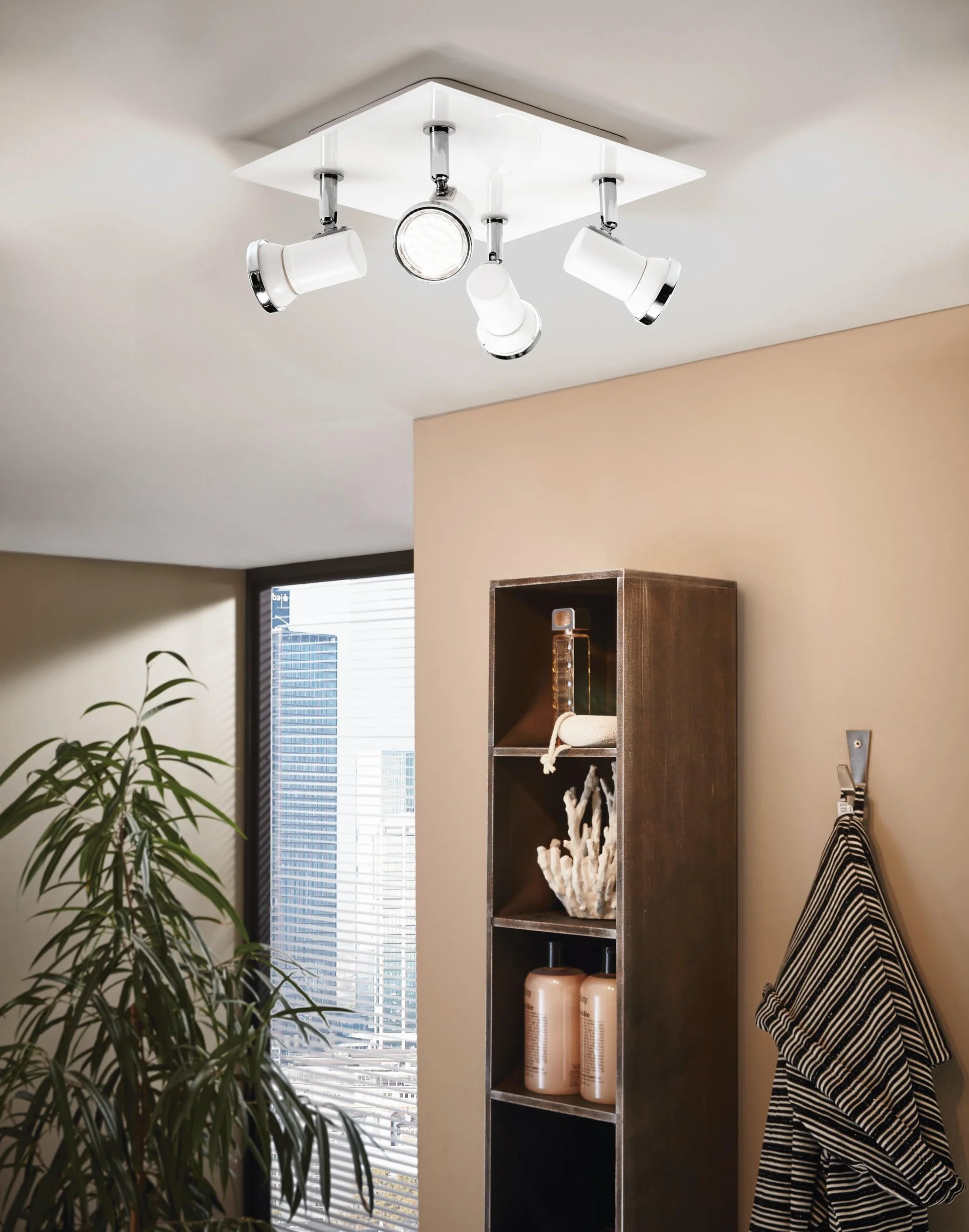 EGLO Lampa sufitowa Tamara 1, 4-płomienna lampa sufitowa | oświetlenie do łazienki, lampa łazienkowa z metalu w bieli i chromie, szkło, reflektory sufitowe, spoty z żarówkami GU10