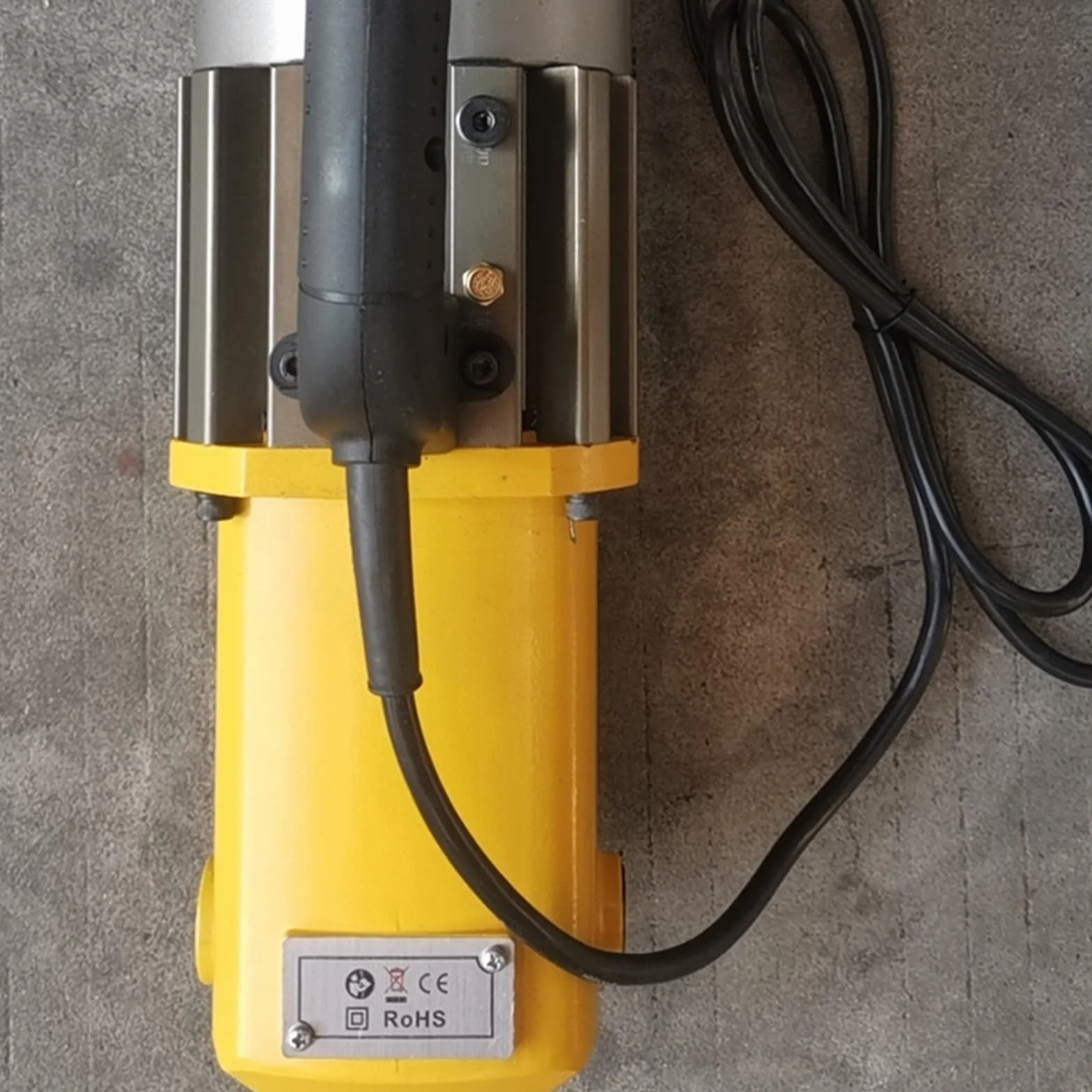 Ręczna przecinarka do prętów zbrojeniowych, elektryczna hydrauliczna maszyna do cięcia prętów zbrojeniowych liną stalową do cięcia prętów zbrojeniowych w budownictwie