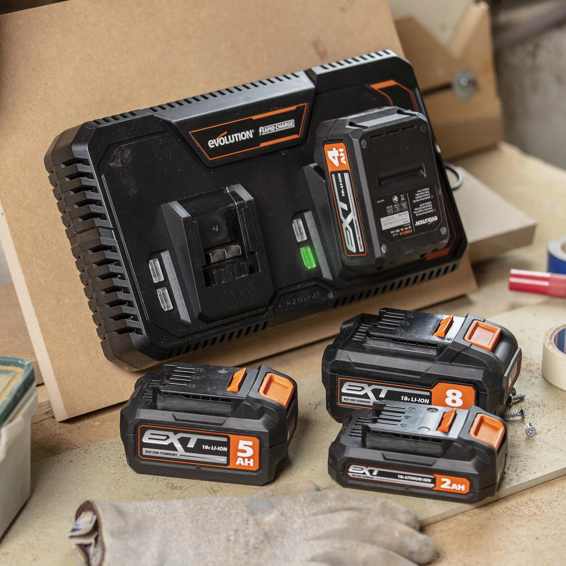 Evolution Power Tools Akumulator litowo-jonowy Li-Ion do narzędzi bezprzewodowych, kompatybilny ze wszystkimi narzędziami akumulatorowymi Evolution i Erbauer EXT, ładowarka do nabycia osobno 18 V 4 Ah